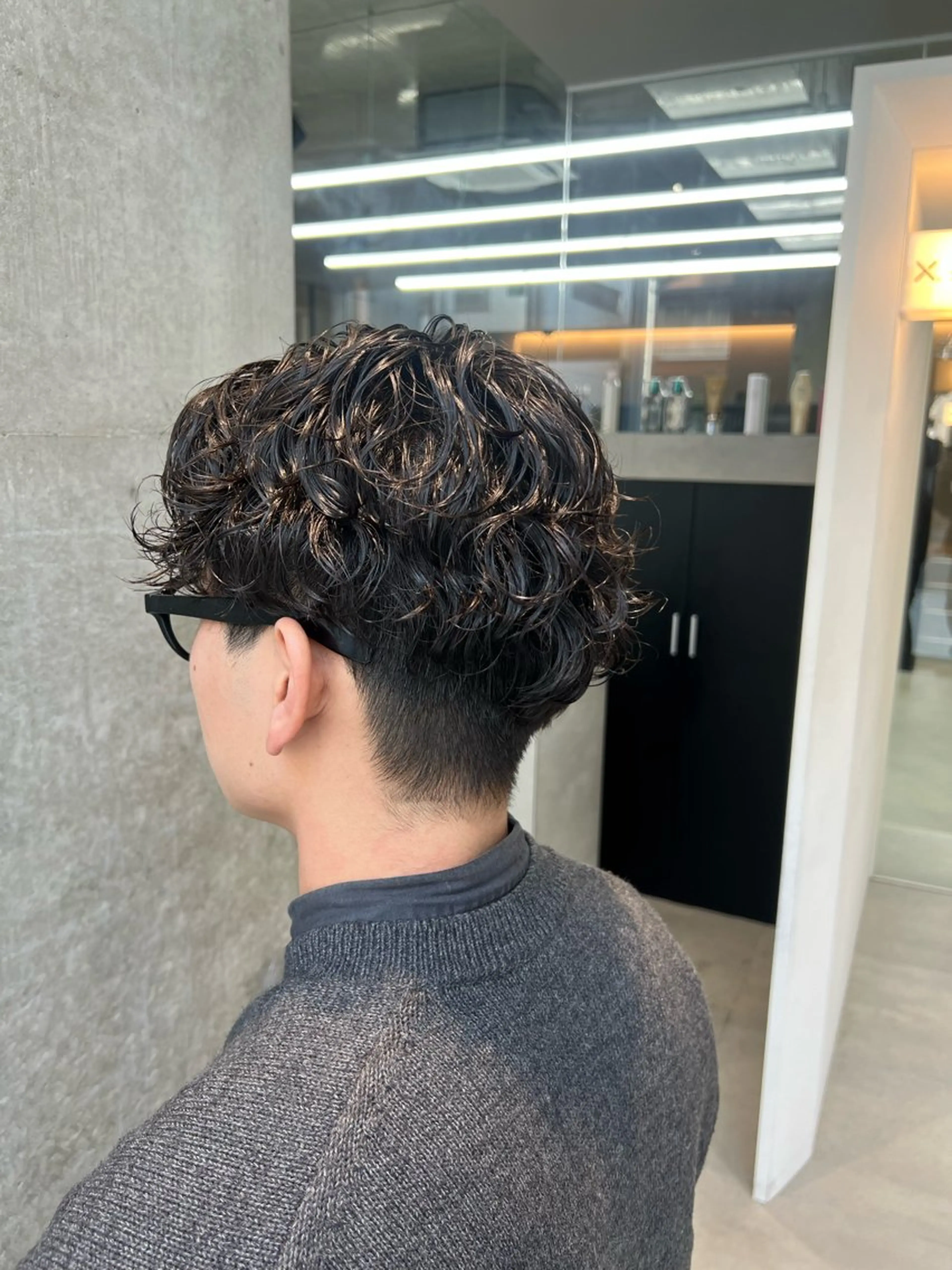 パーマ メンズ センターパート メンズパーマ ニュアンスパーマ カット パーマ 吉沢遣人/レイヤー 艶カラー/抜け感のヘアスタイル