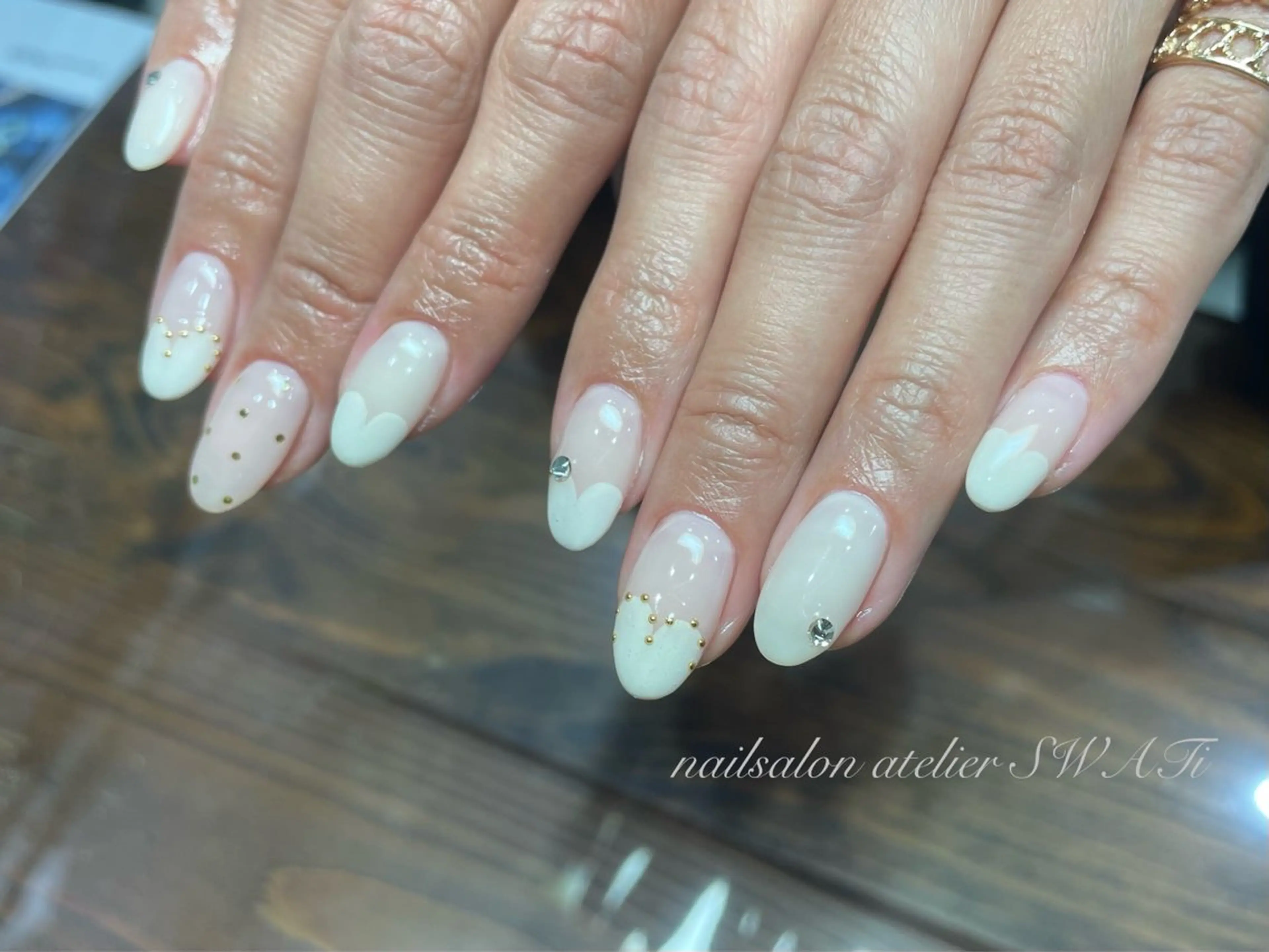 ネイル フレンチネイル ハート ストーンネイル ハンドネイル nailsalon SWATiのネイルデザイン