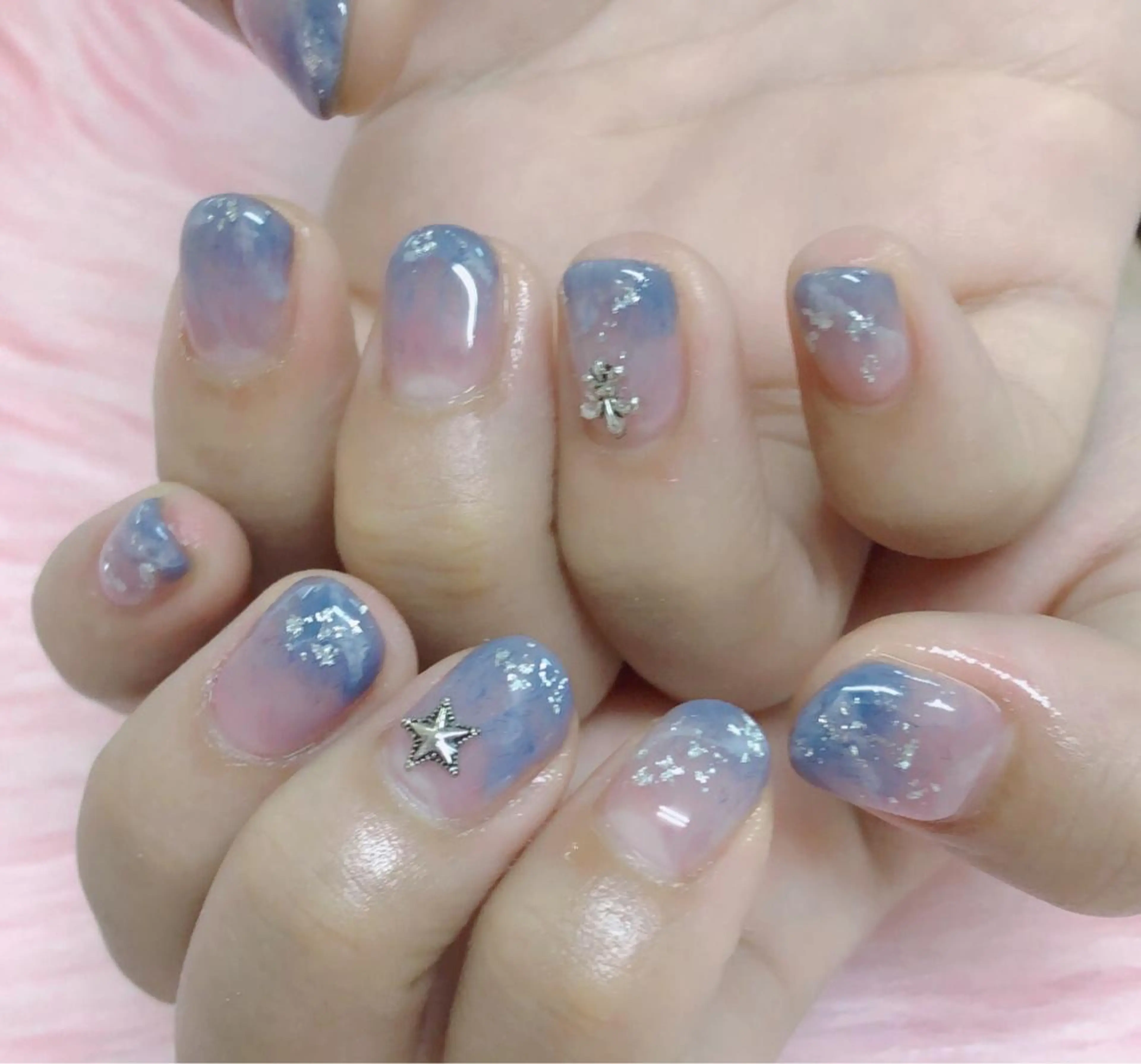 ネイル ハンドネイル MoonNail ユリ🌸のネイルデザイン