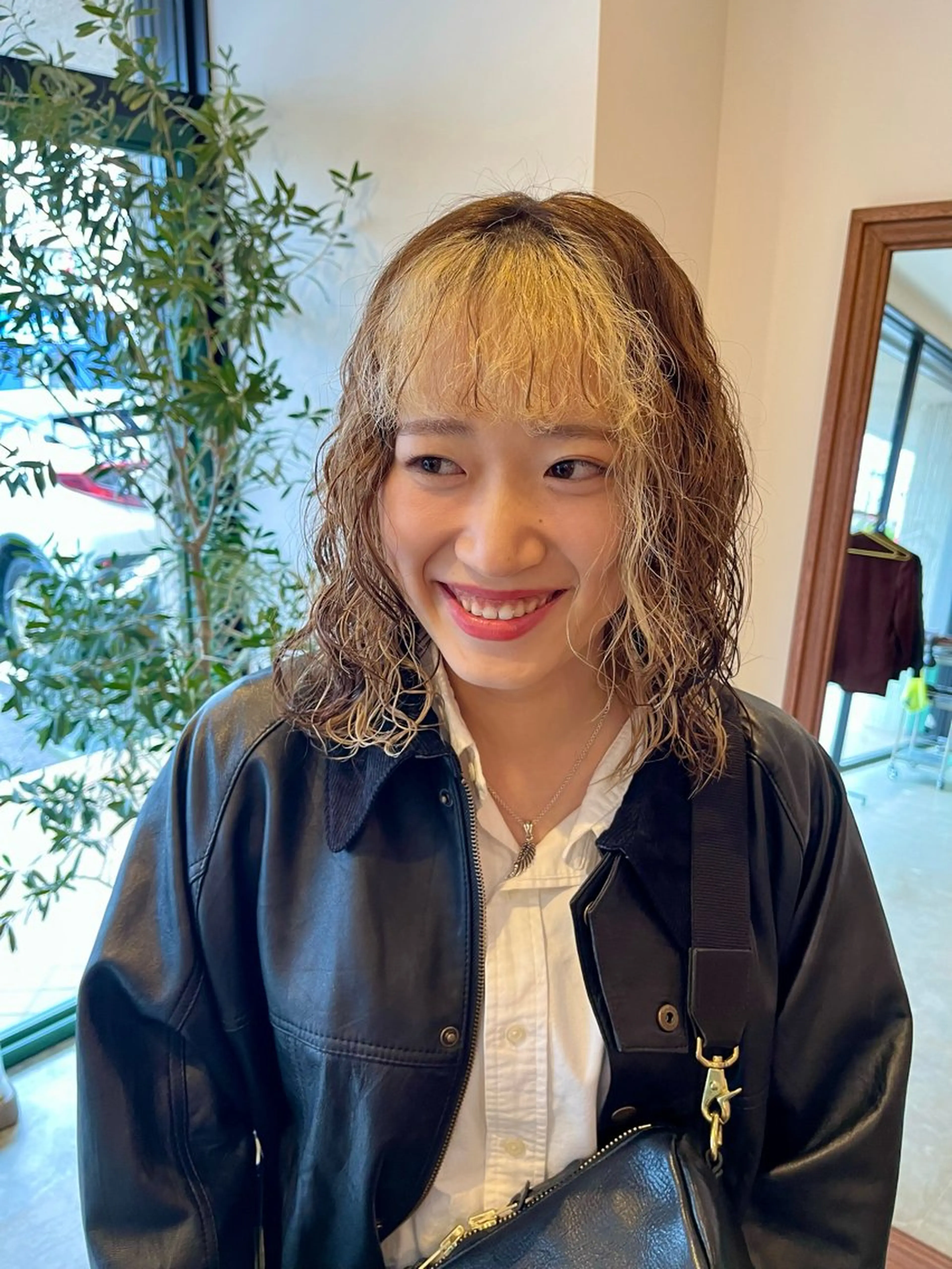 ミディアム カット パーマ LOBBY HIMERIのヘアスタイル