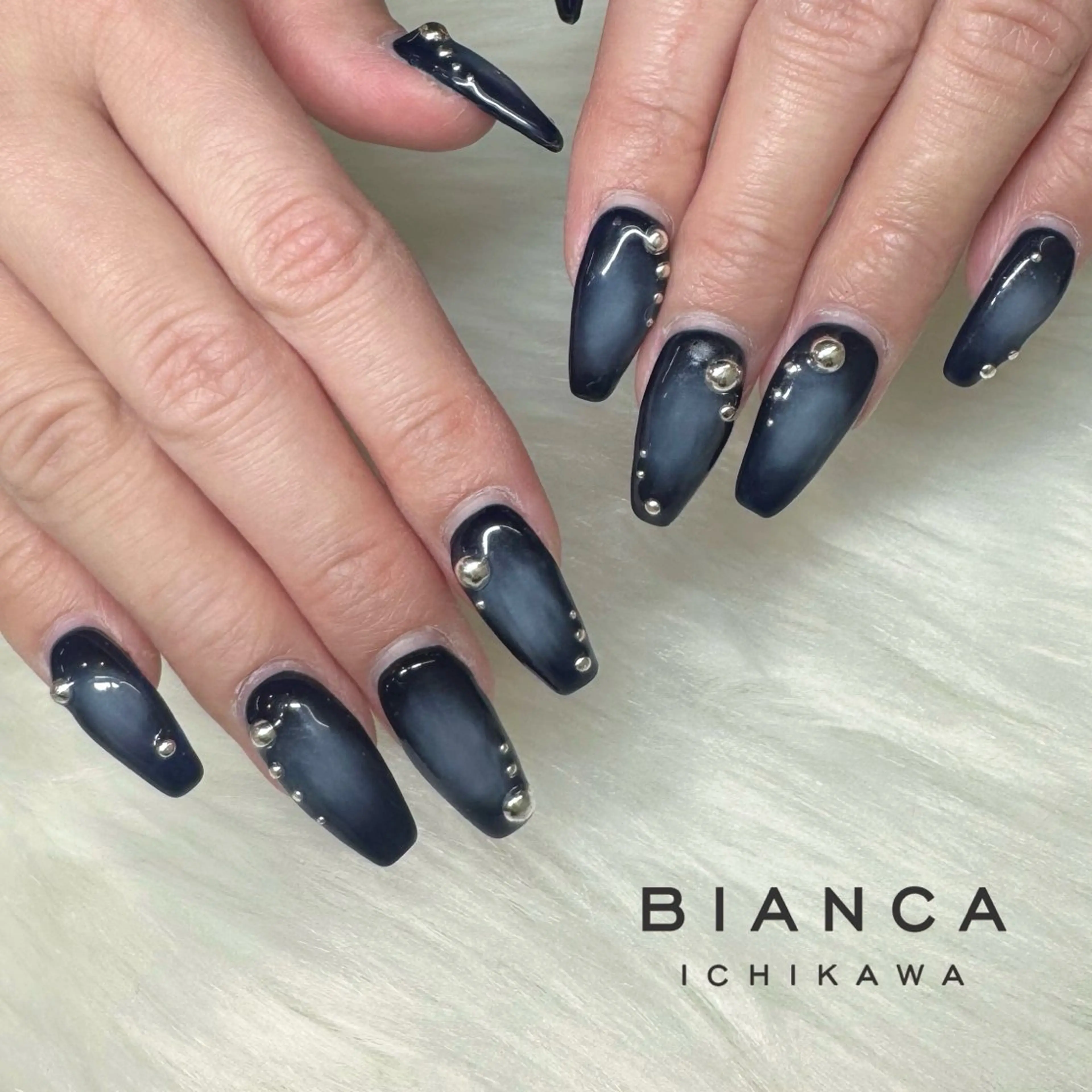 ネイル Bianca 石井🎀のネイルデザイン