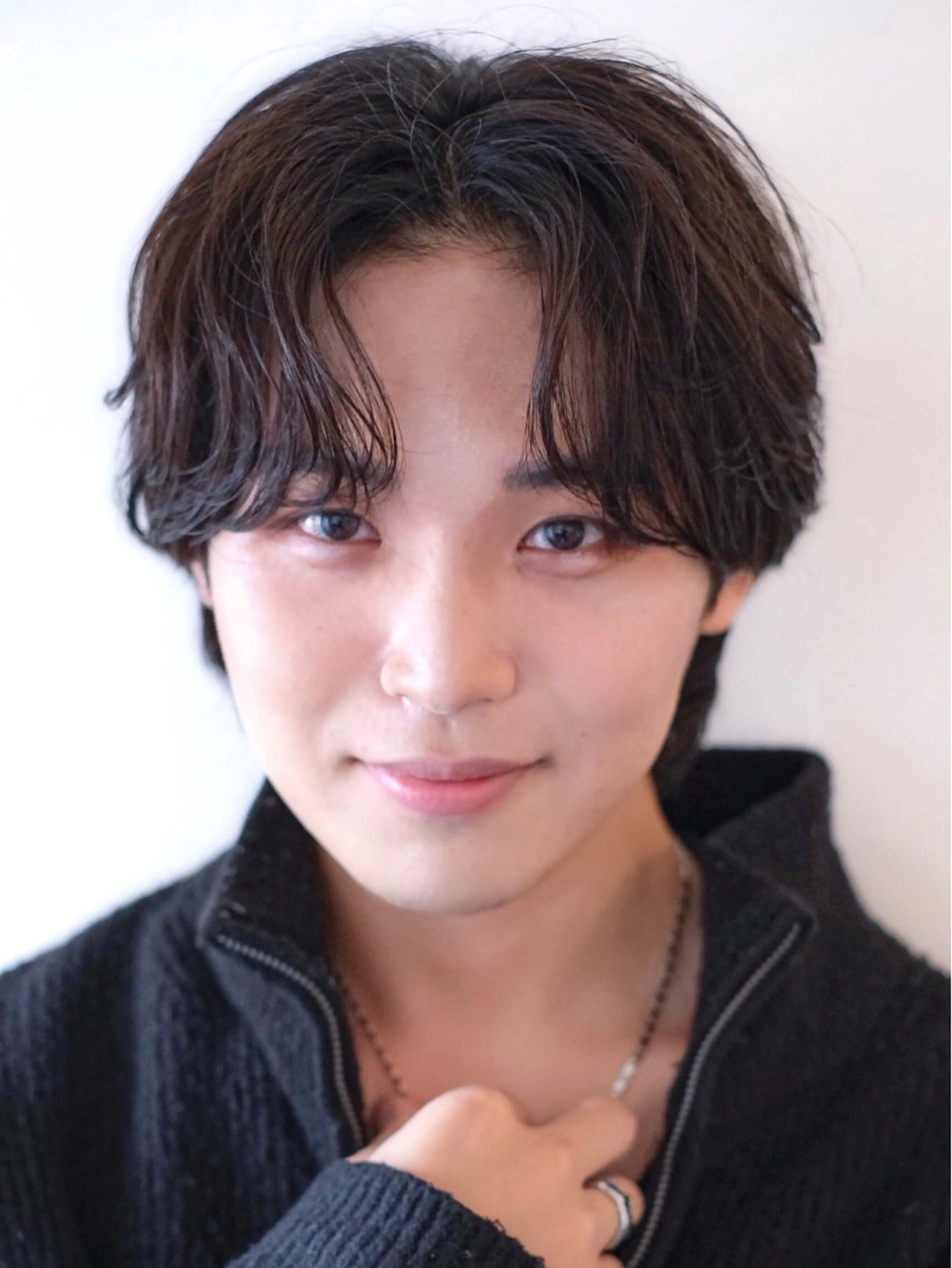 ミディアム パーマ メンズ ミディアムパーマ フェザーパーマ メンズパーマ ニュアンスパーマ 💐メンズ特化× パーマ💐早坂駆留のヘアスタイル