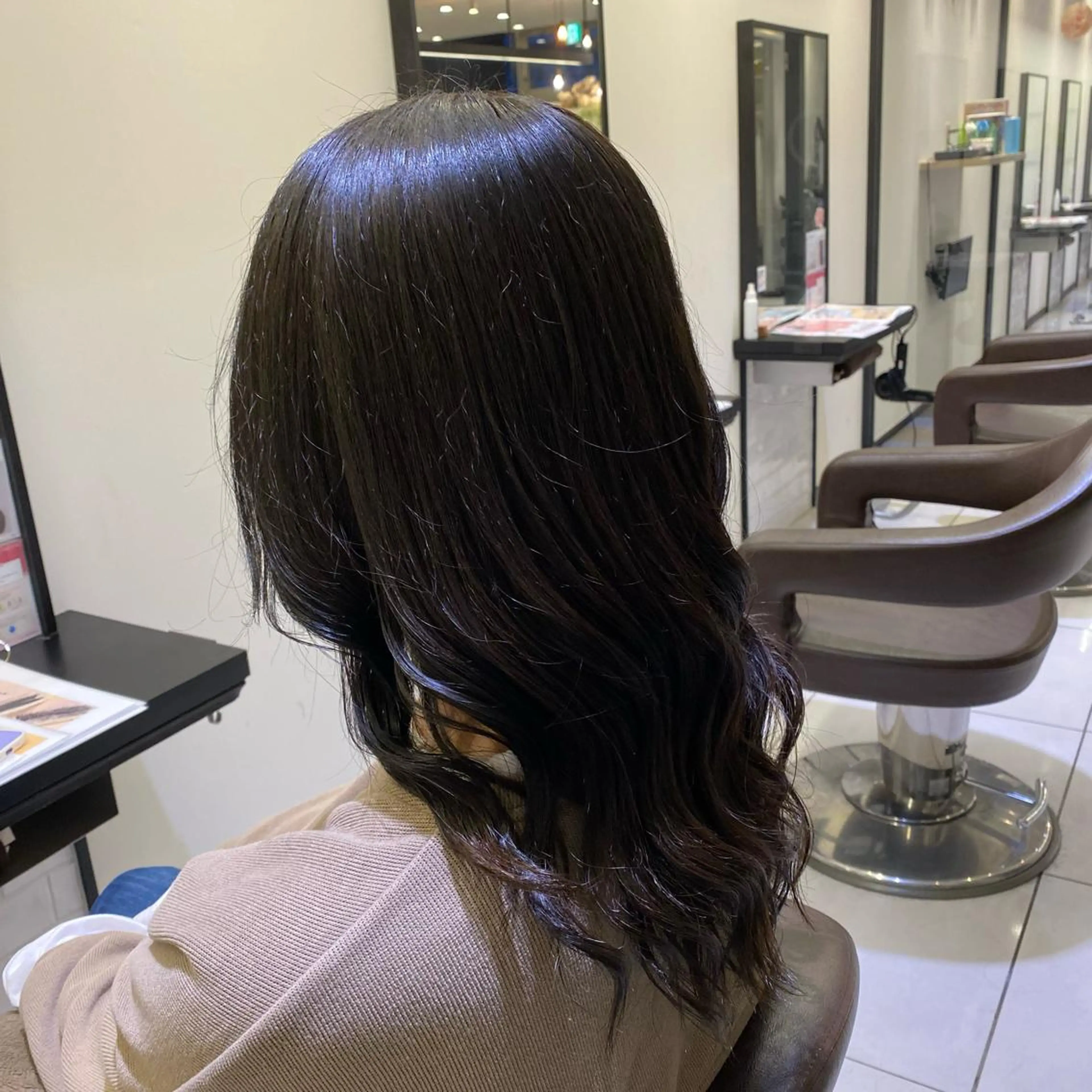 ロング カラー グレージュ オリーブグレージュ オリーブグレー 野老 海音のヘアスタイル