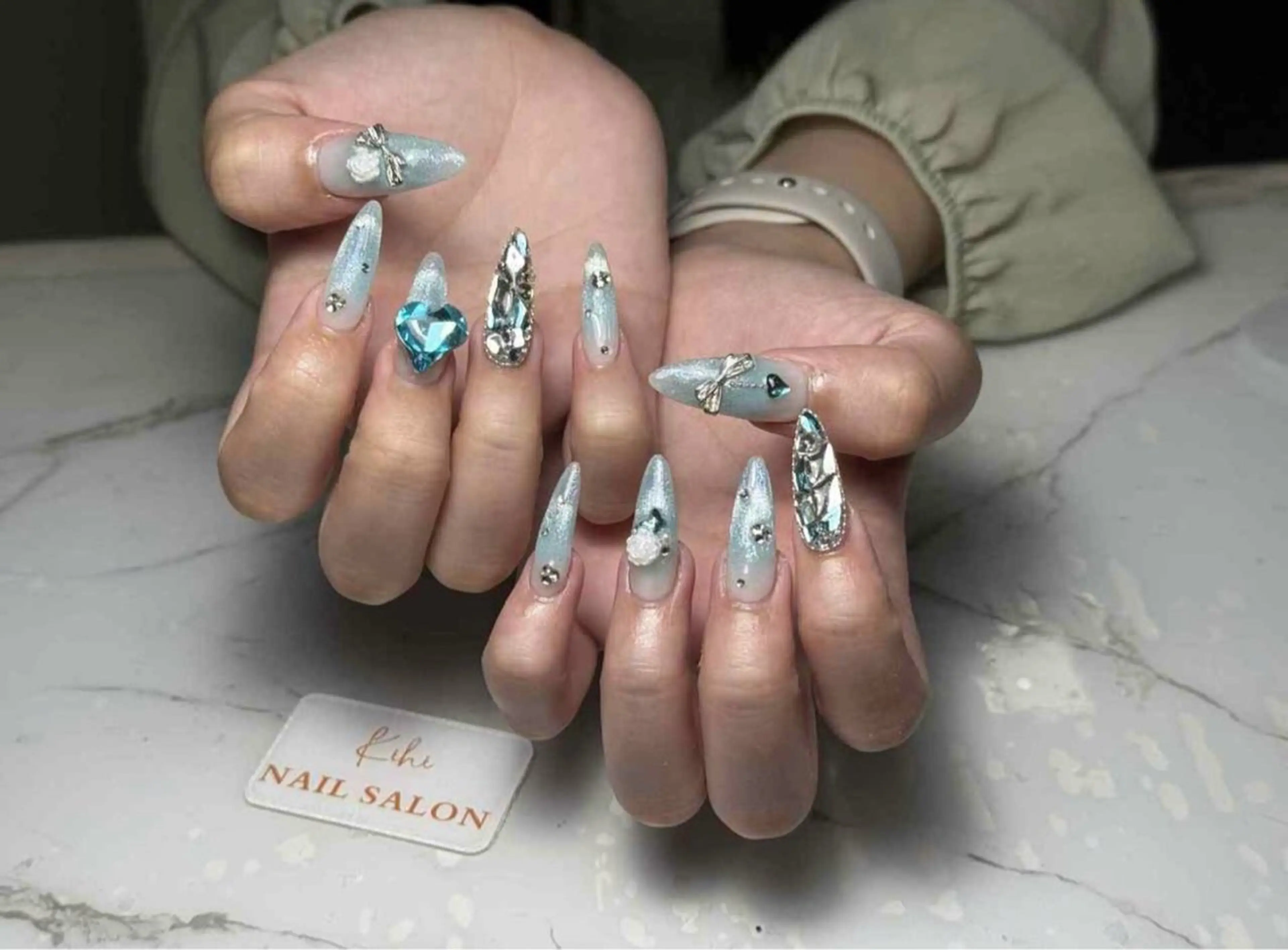 ネイル チークネイル フレンチネイル ジェルネイル グラデーション 韓国ネイル ハンドネイル 清水 ユナのネイルデザイン