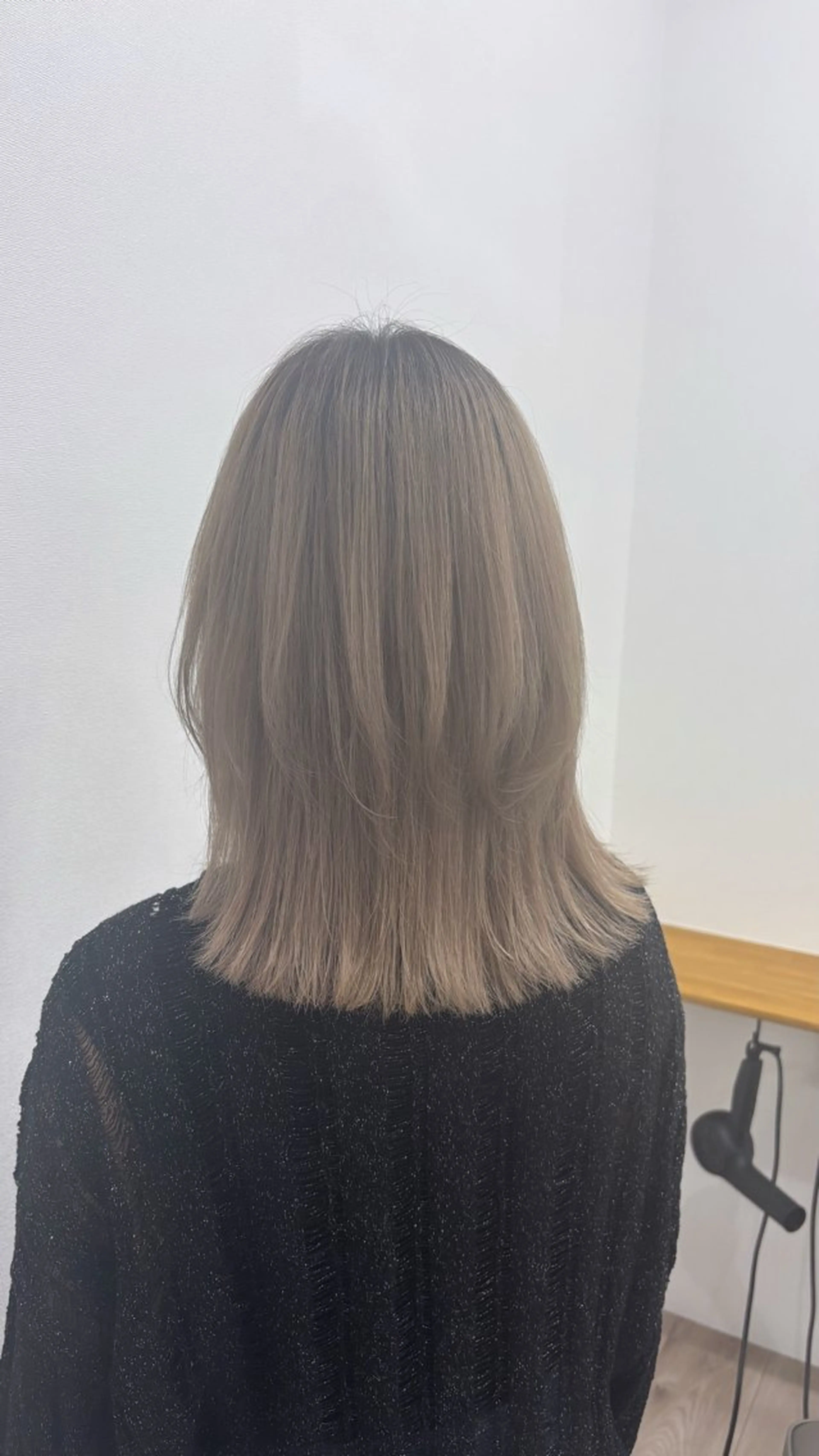 ミディアム ミディアムレイヤー レイヤーカット カット 伴 星来のヘアスタイル