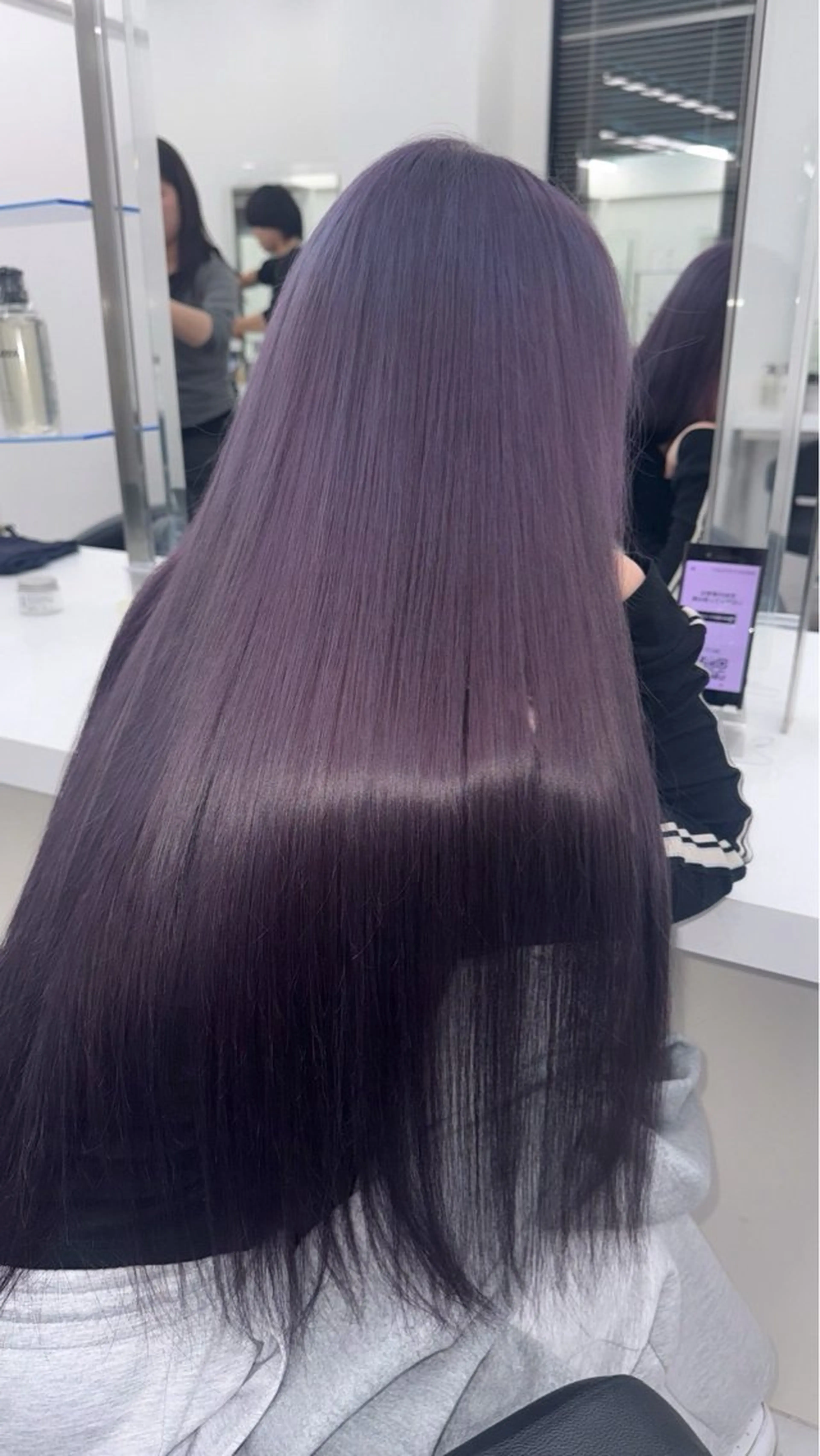 ロング カラー 🖤ハイトーン× レイヤー🖤SARAのヘアスタイル