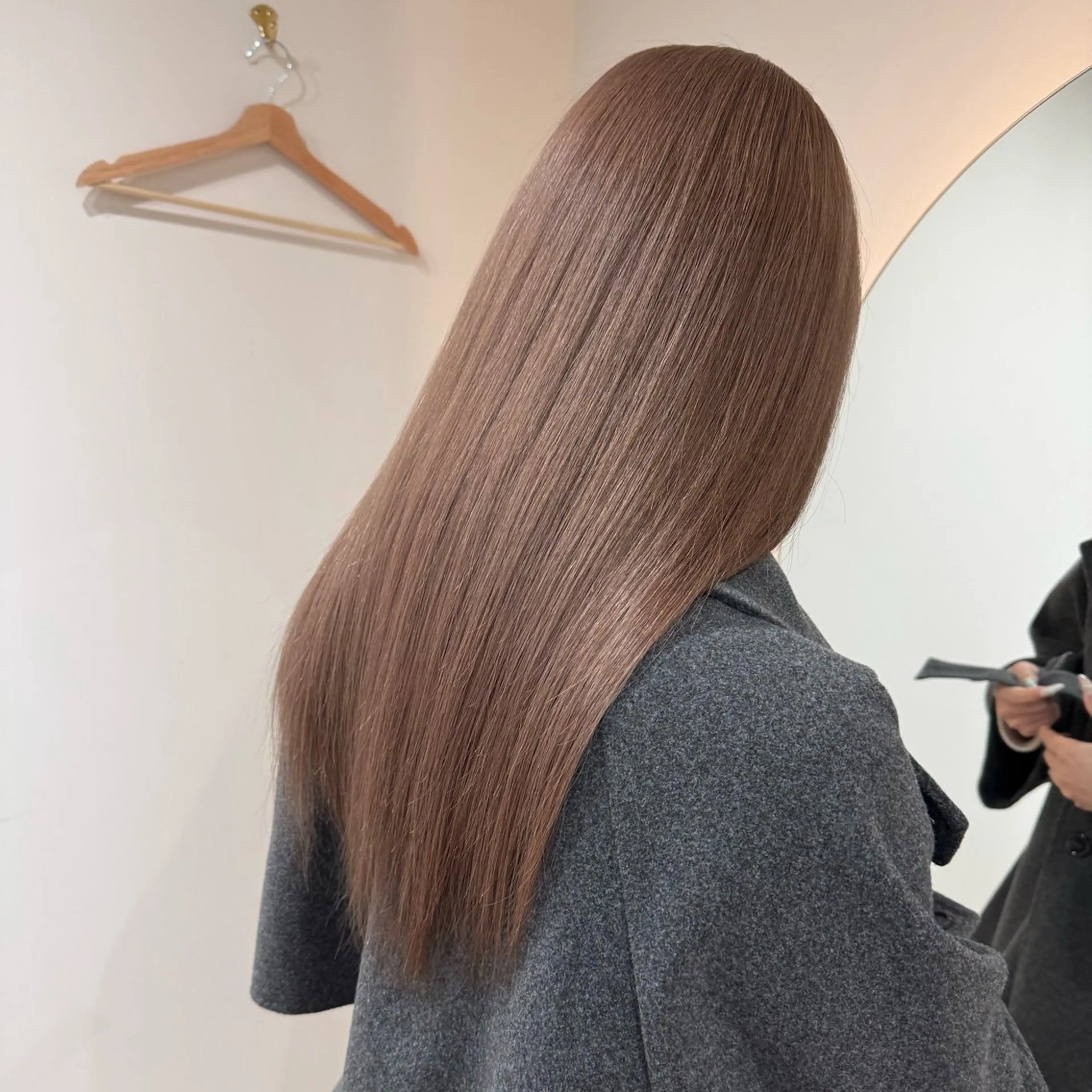 ロング カラー ブリーチ ロング カット ヘアカラー トリートメント iga/渋谷個室🍀 ✨艶髪ハイトーン✨のヘアスタイル