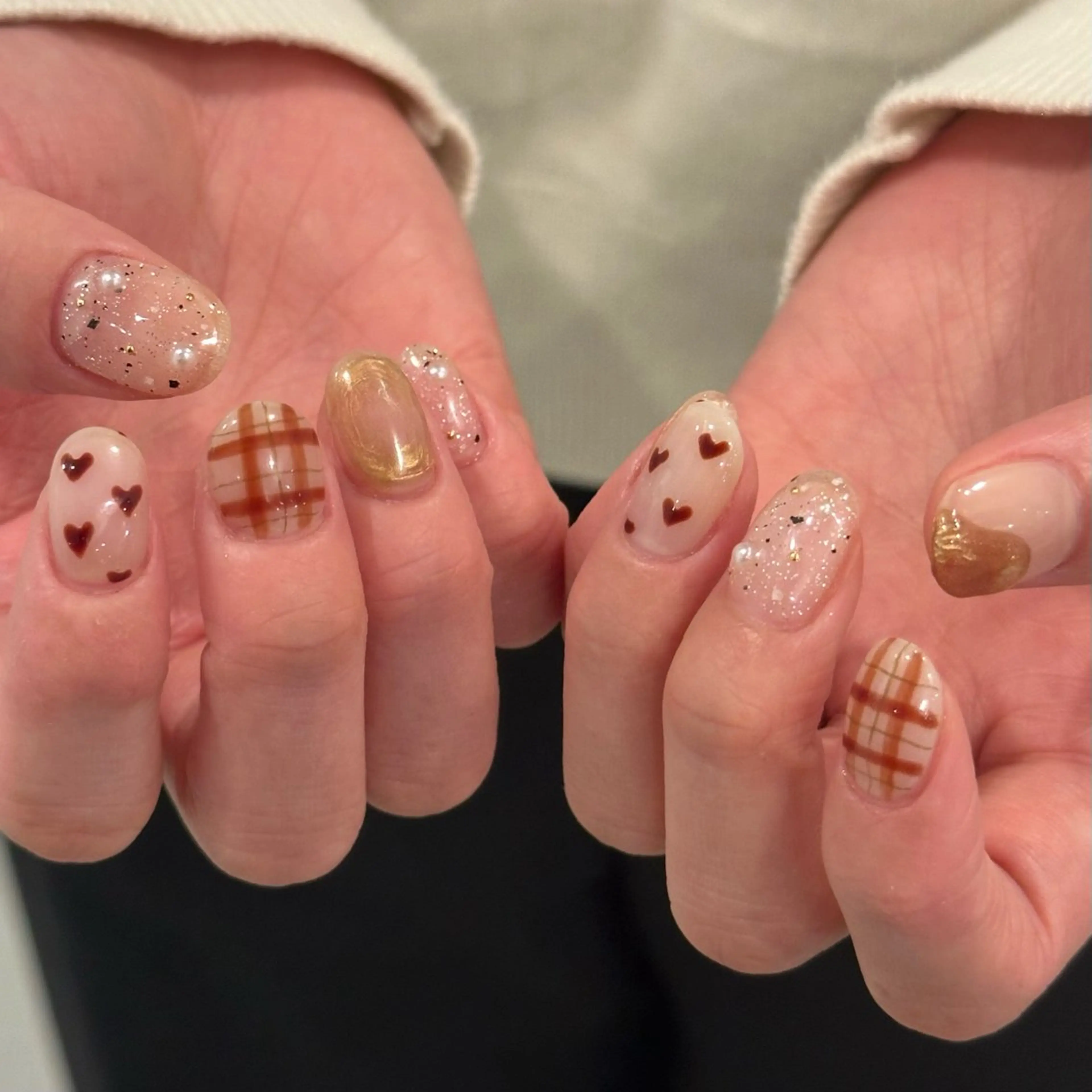 ネイル ガーリー ハンドネイル NINE_ SAKIのネイルデザイン