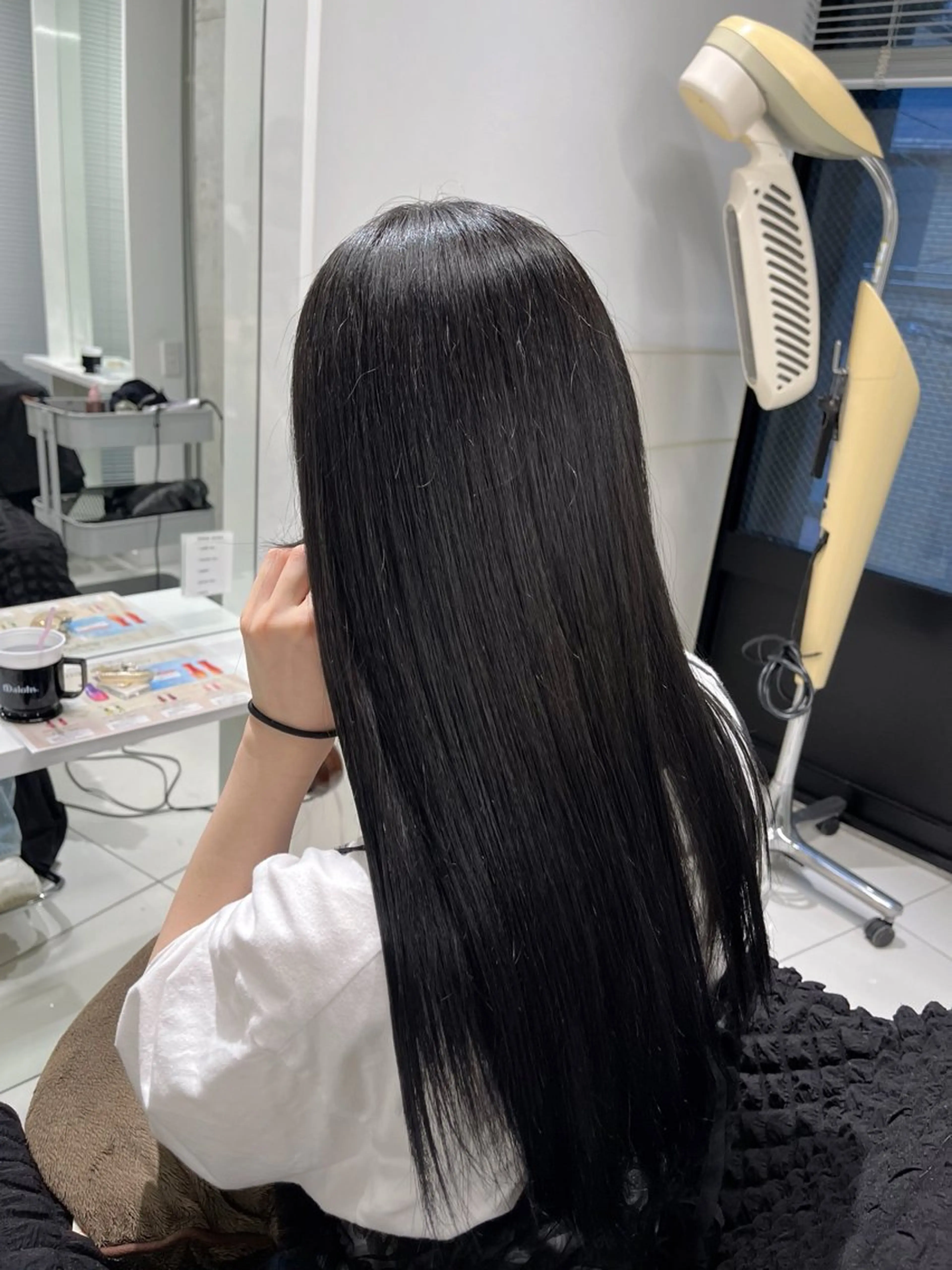 ロング カラー 黒髪 sena⌇ベージュ⌇ ブリーチなしWカラーのヘアスタイル