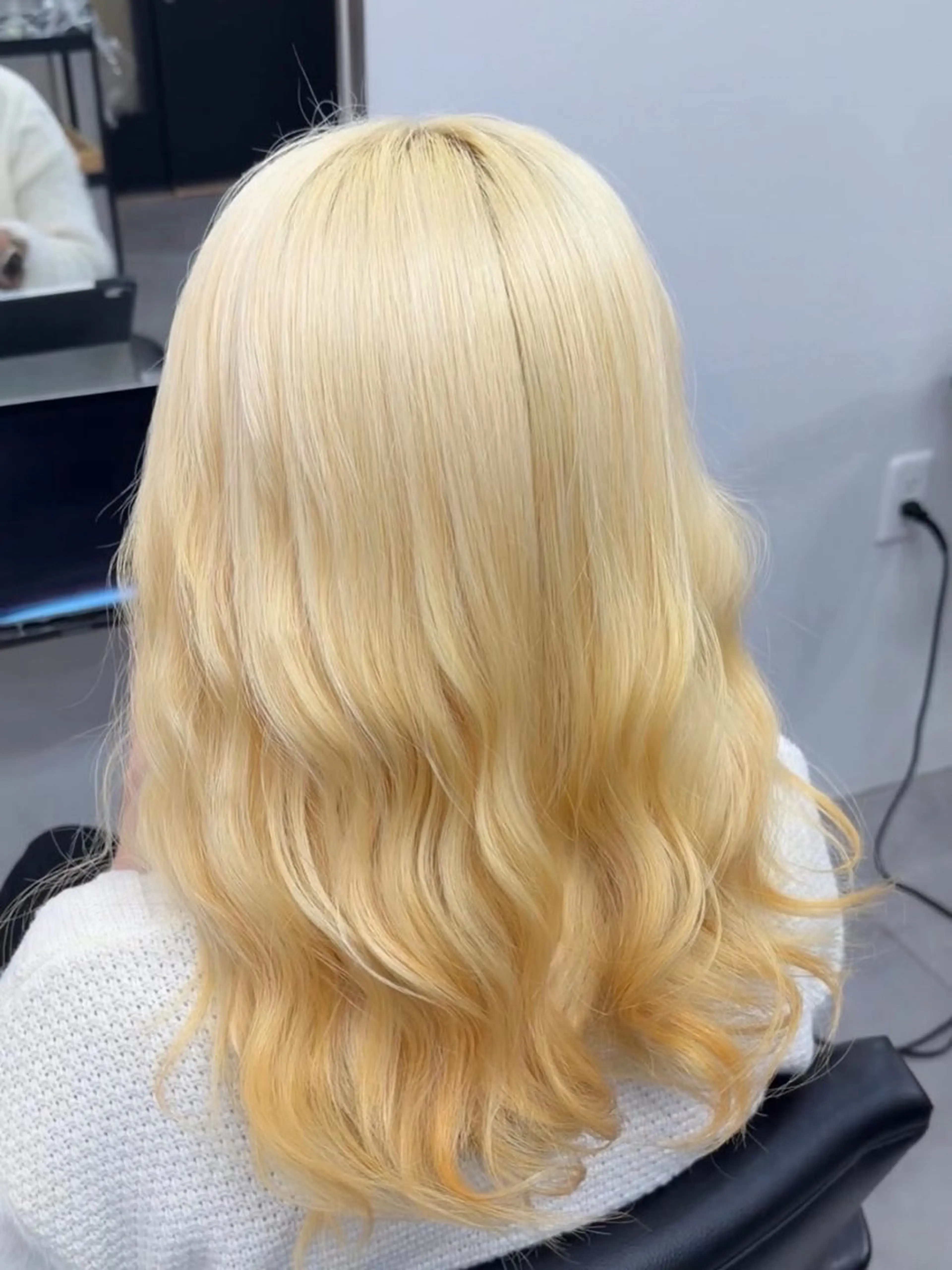 ロング カラー ベージュカラー ブリーチ ブロンド ブロンドベージュ 透明感カラー 蔭山 幸奈のヘアスタイル