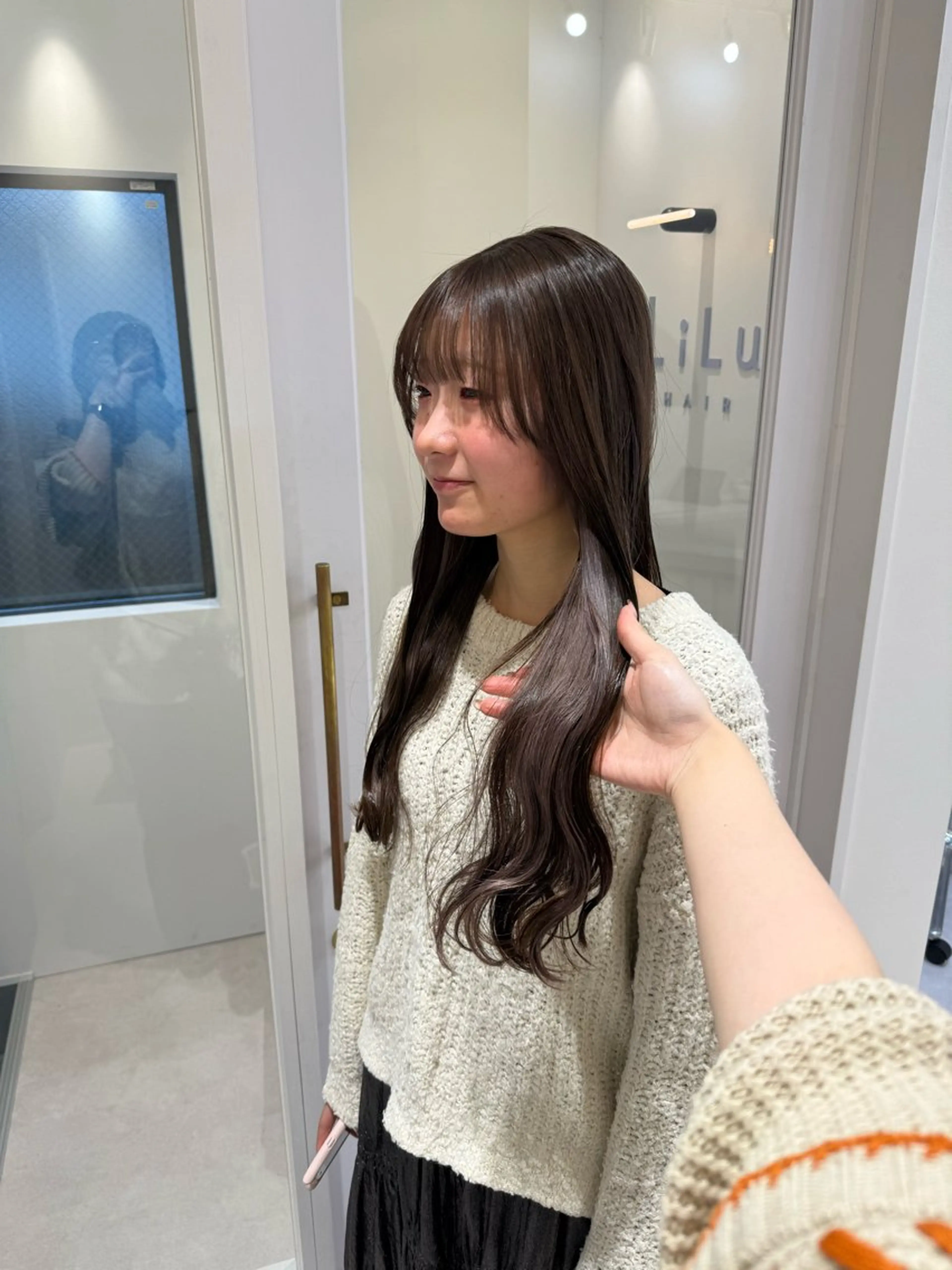 セミロング カラー チアキ ジュリのヘアスタイル