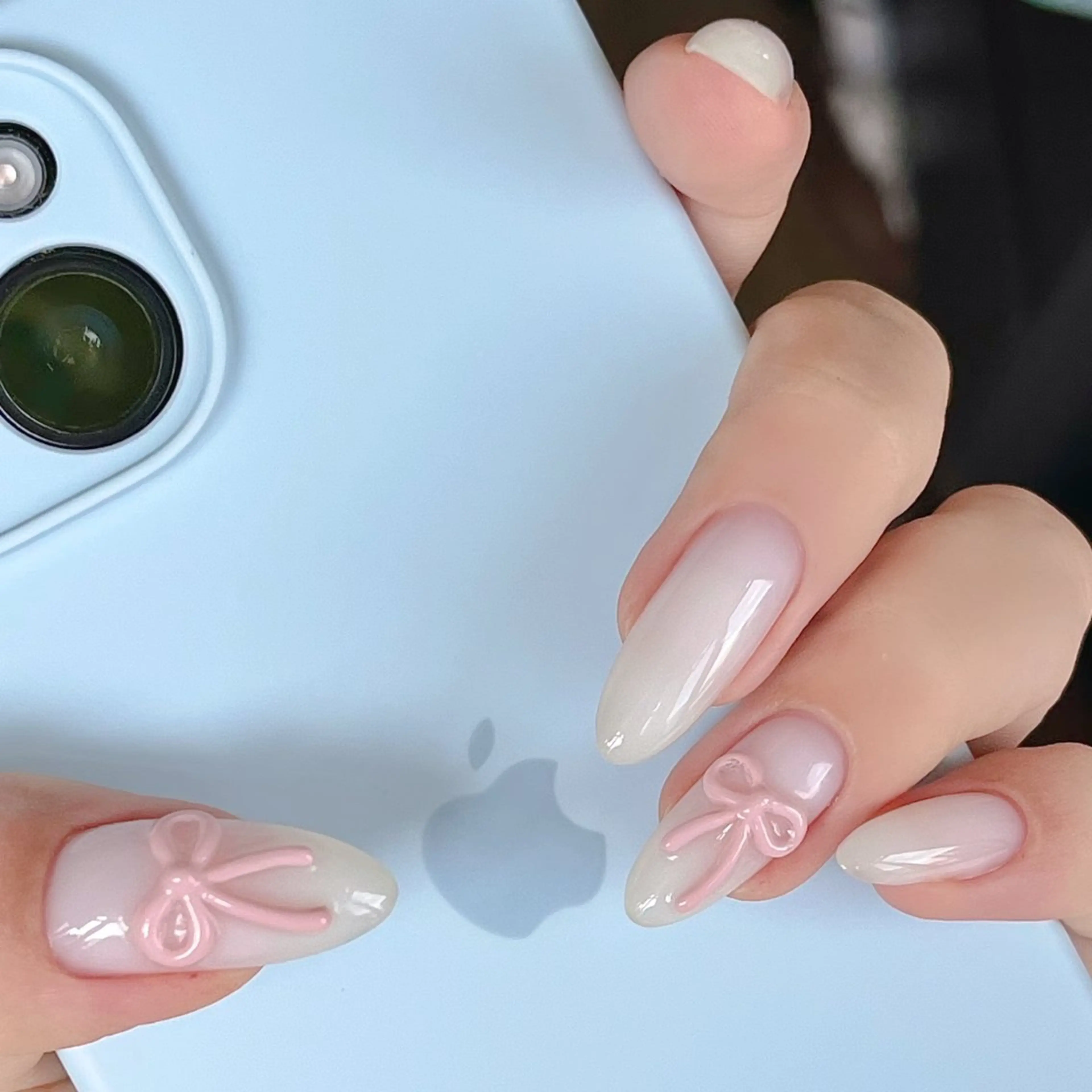 ネイル EmilyG アイリスのネイルデザイン