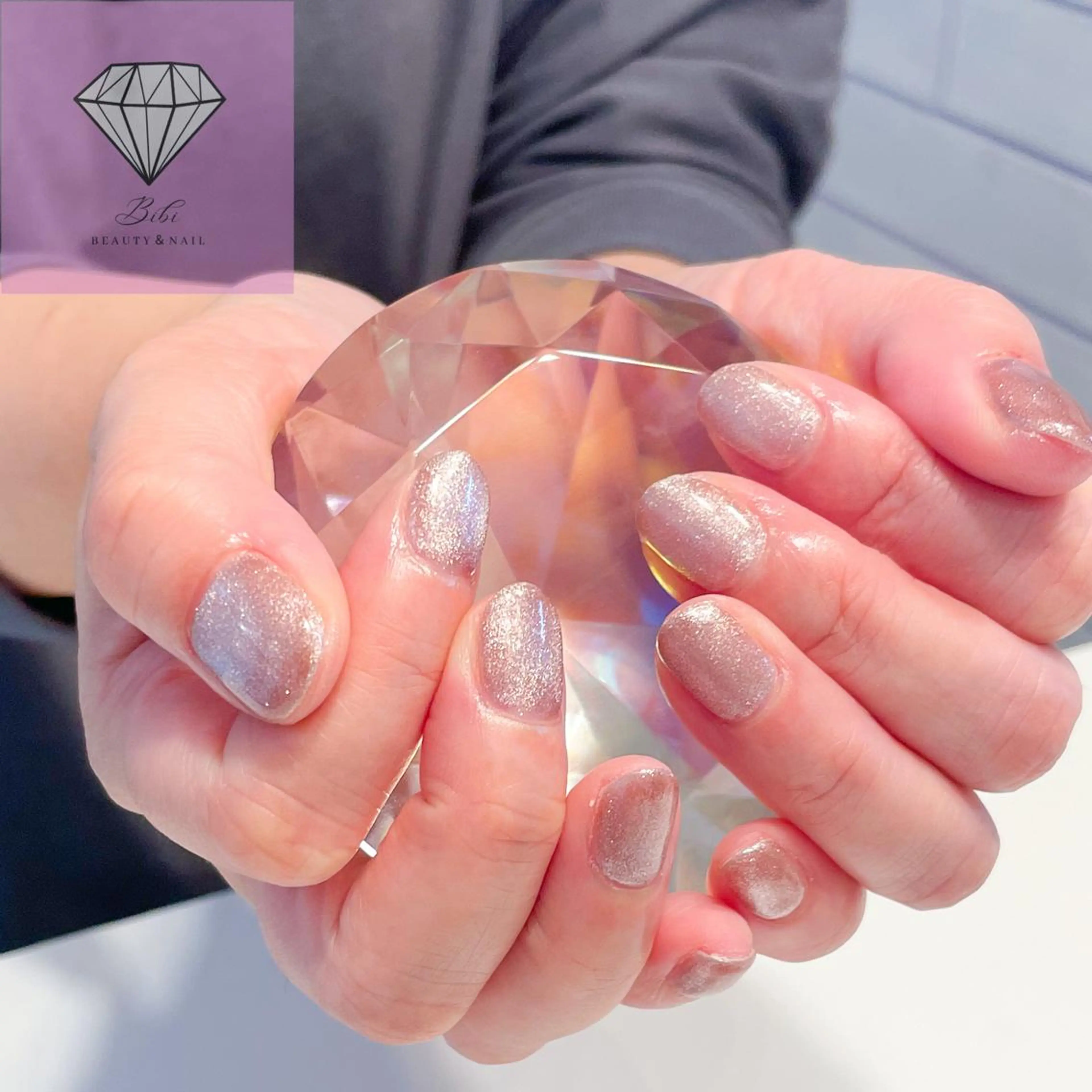 ネイル マグネットネイル シルバー ハンドネイル ネイルサロン💎 Bibiのネイルデザイン