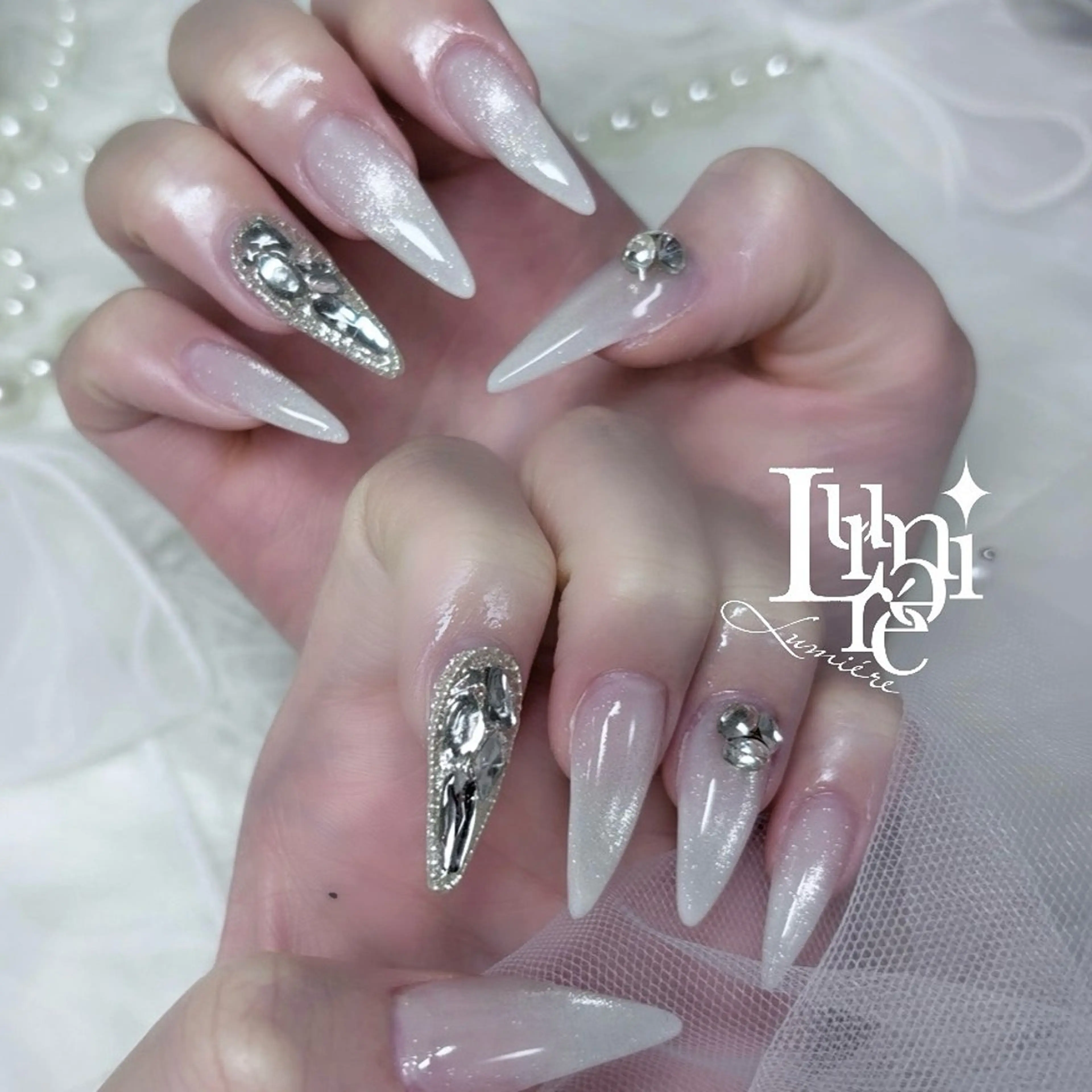 ネイル ハンドネイル Lumière｜ ロング｜ワンホンのネイルデザイン