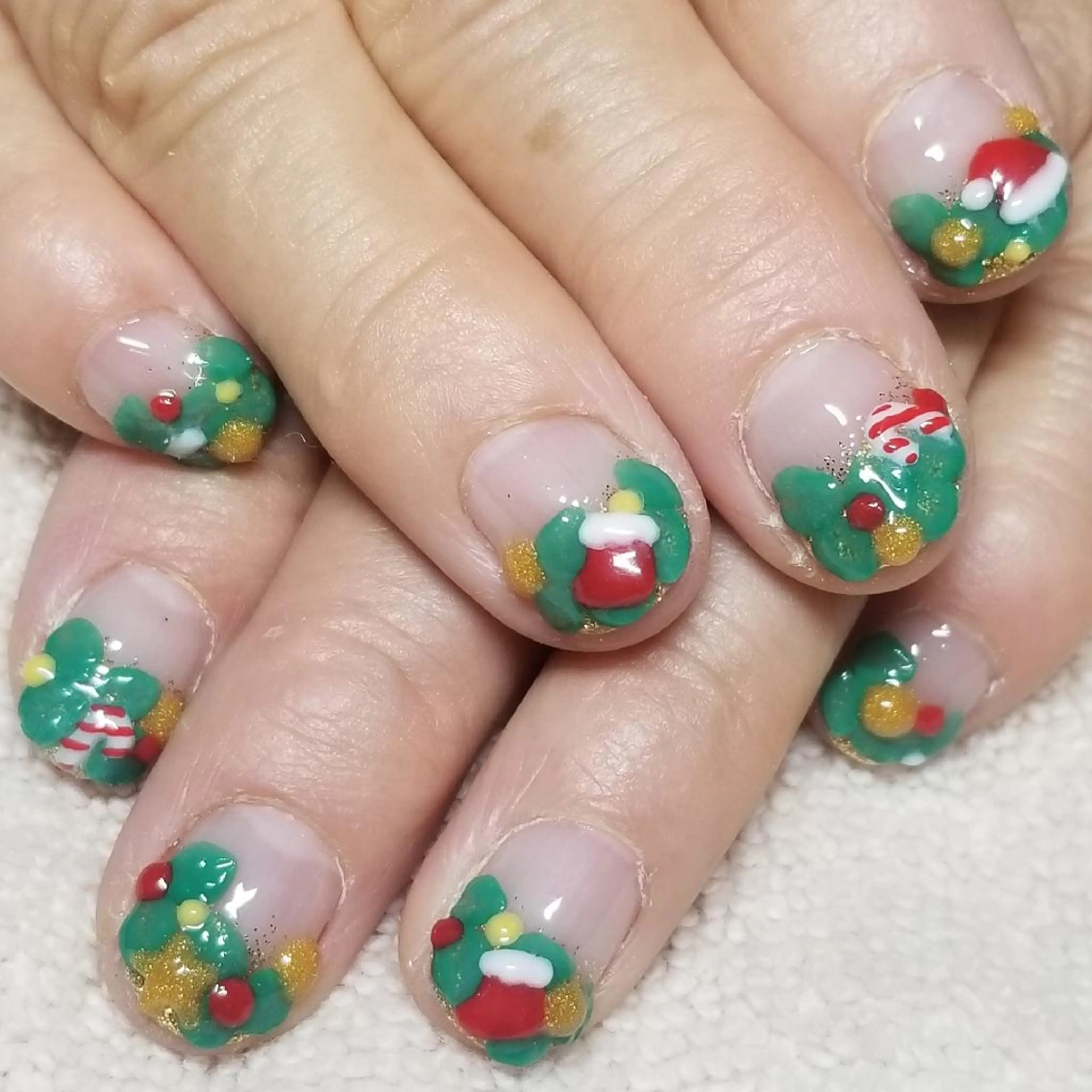 ネイル ゴールド グラデーション 冬ネイル クリスマス ハンドネイル よしだ ひろきのネイルデザイン