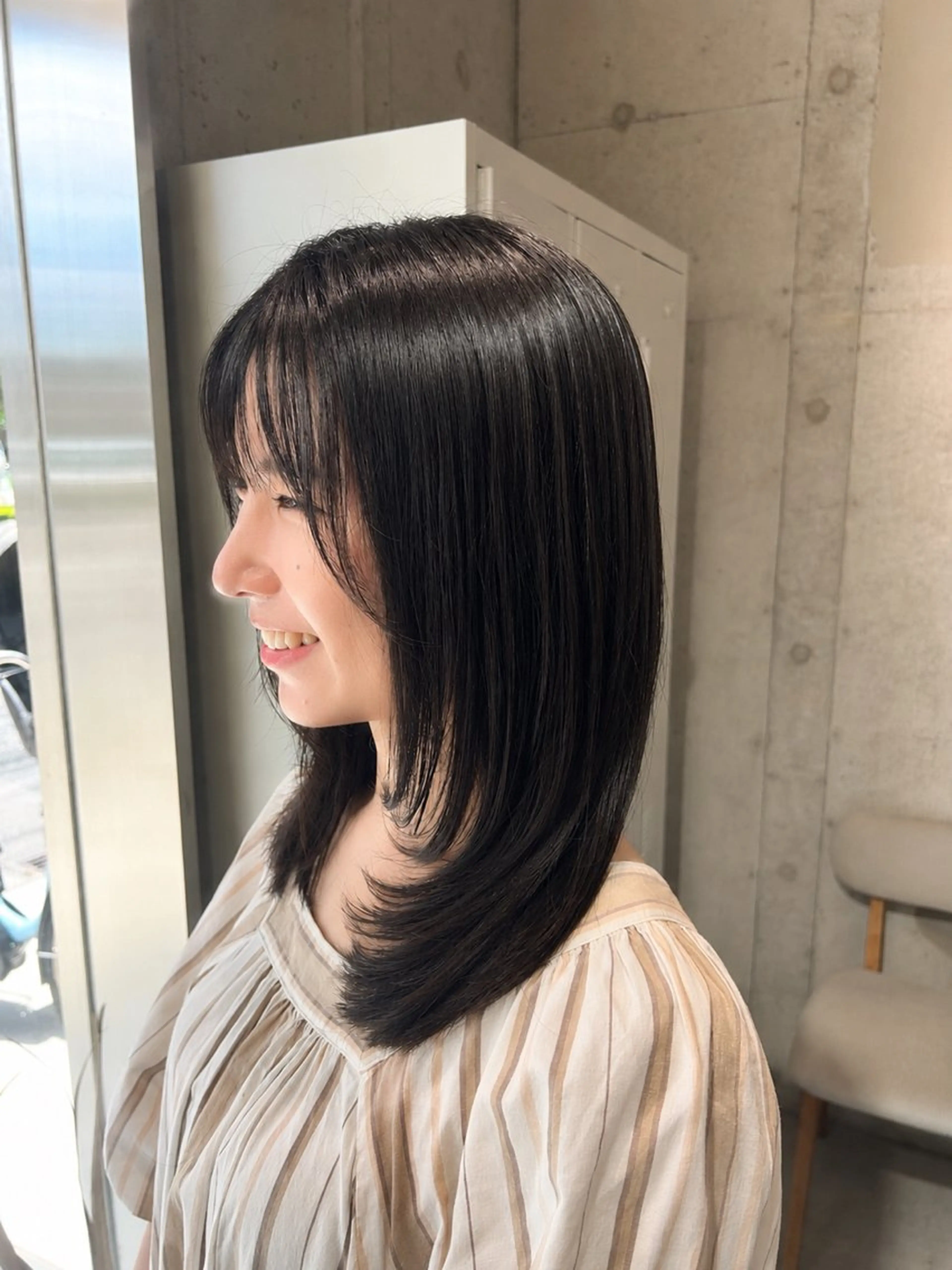 ミディアム レイヤーカット 関 柚花子のヘアスタイル