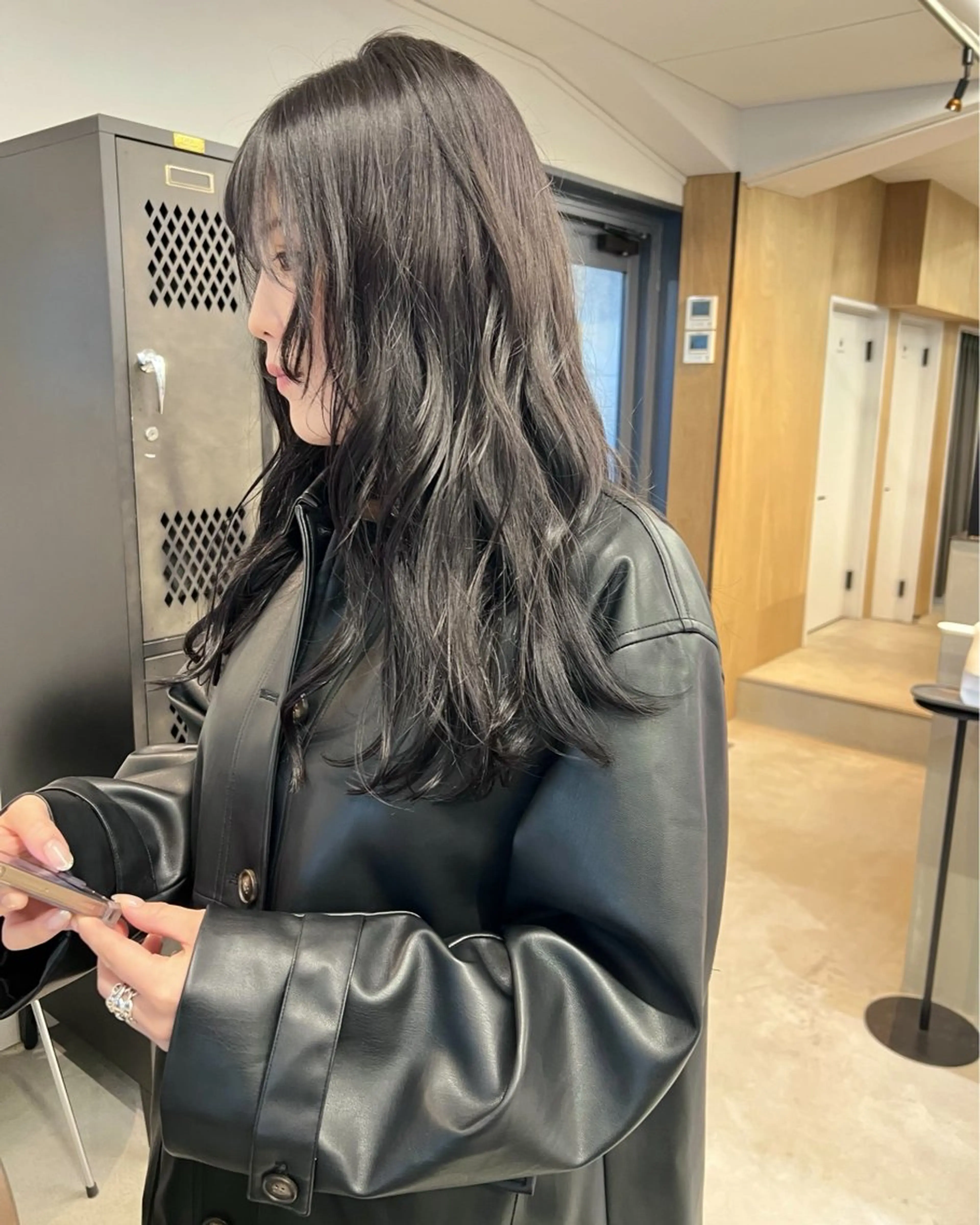 セミロング カラー ブリーチ グレージュ ブリーチなしカラー 顔周りカット レイヤーカット ヘアカラー トリートメント 樫原裕二/レイヤー カット/透明感カラーのヘアスタイル