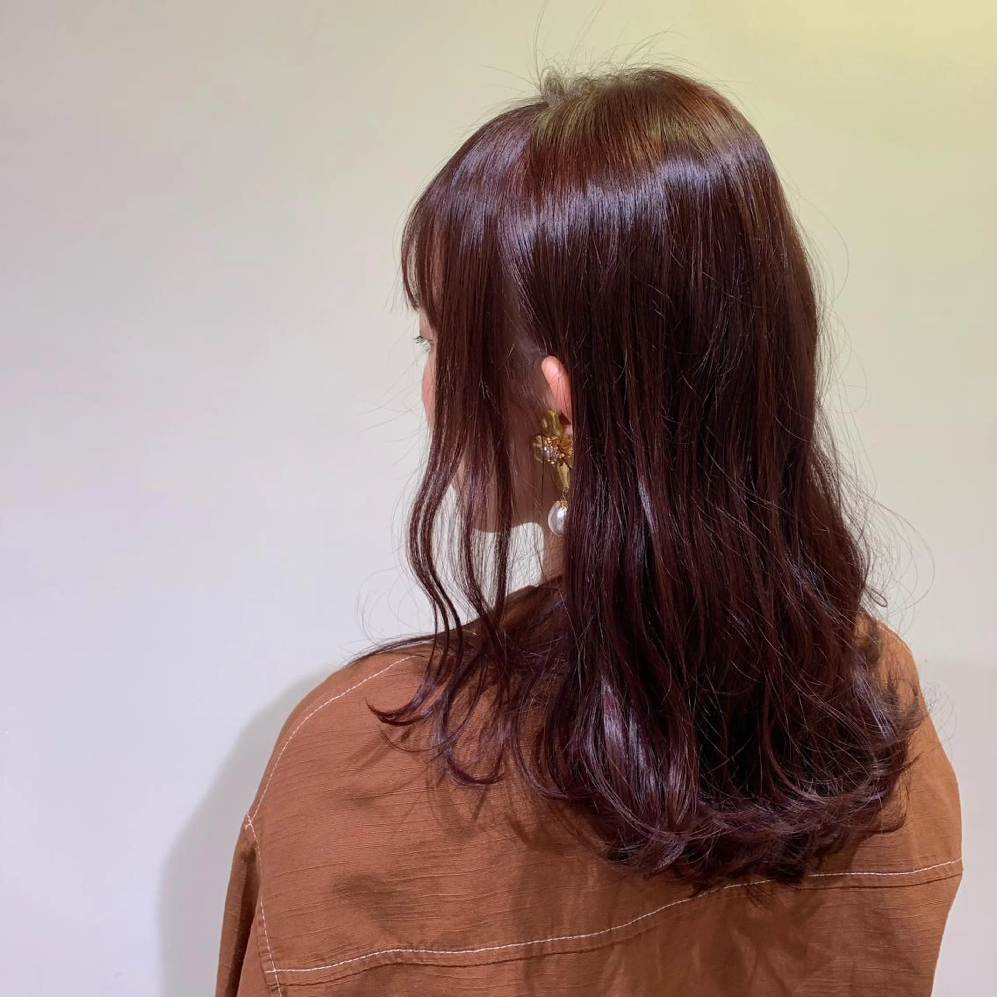セミロング パープルカラー ROUTE ルートのヘアスタイル