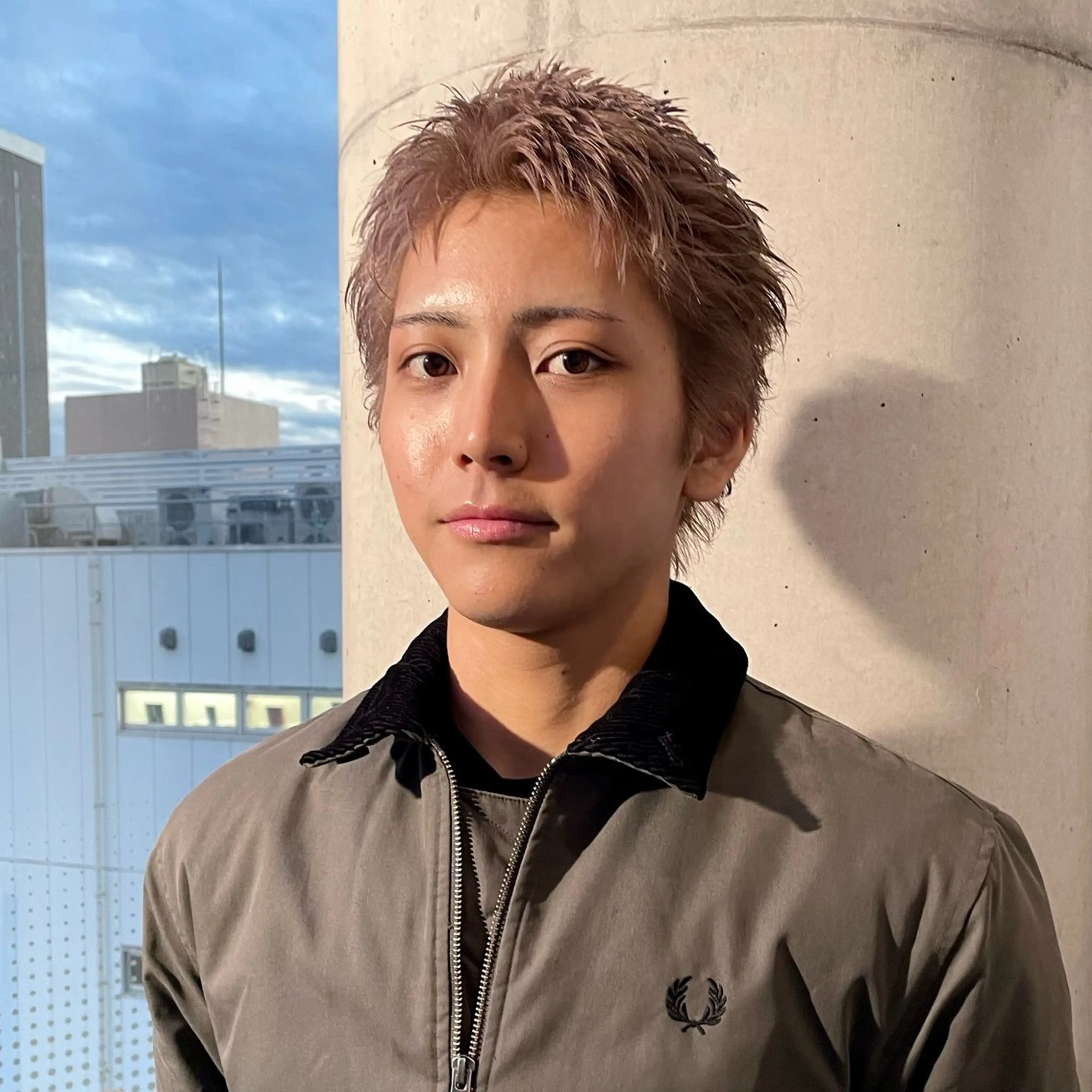 ショート カラー メンズ メンズハイトーン スパイキーショート ハイトーンカラー ショートヘア カット ヘアカラー ⚾️横浜メンズカット 阿部龍馬🍺🍔のヘアスタイル