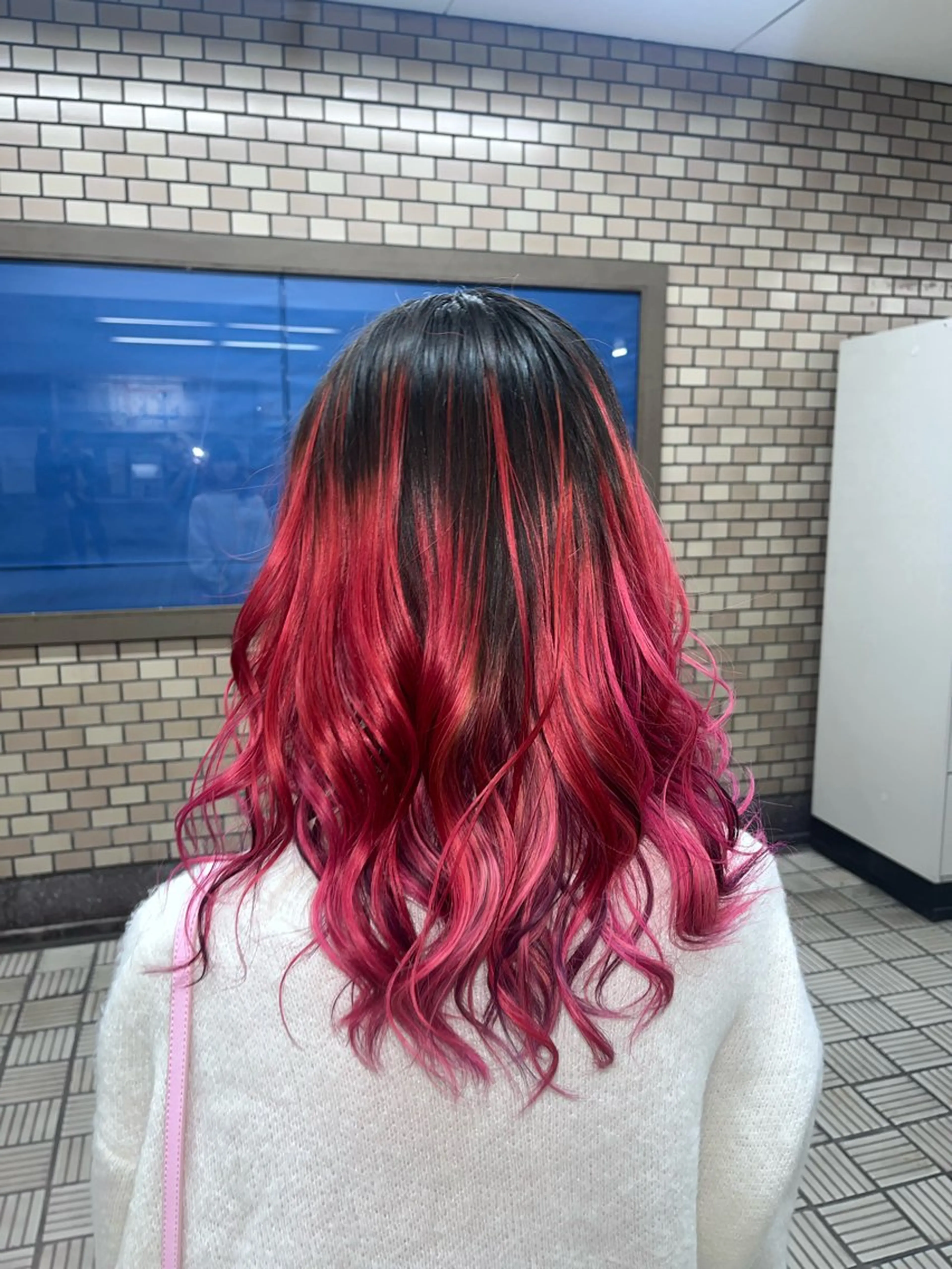 ロング カラー ヘアカラー ホワイトカラー/梅田 デザインカラー/しんのヘアスタイル