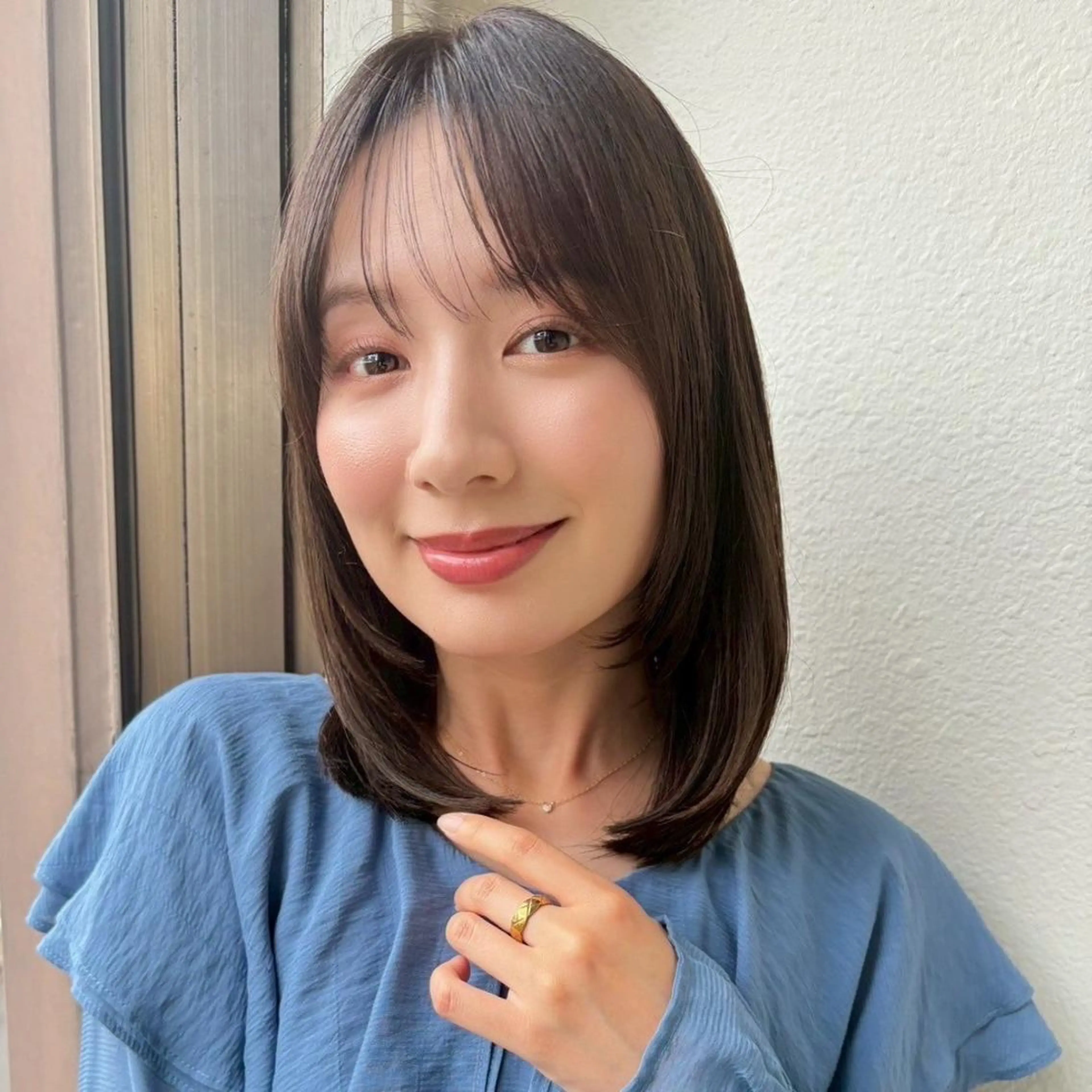 セミロング 艶髪ストレート❇️ レイヤー❇️出町光流のヘアスタイル