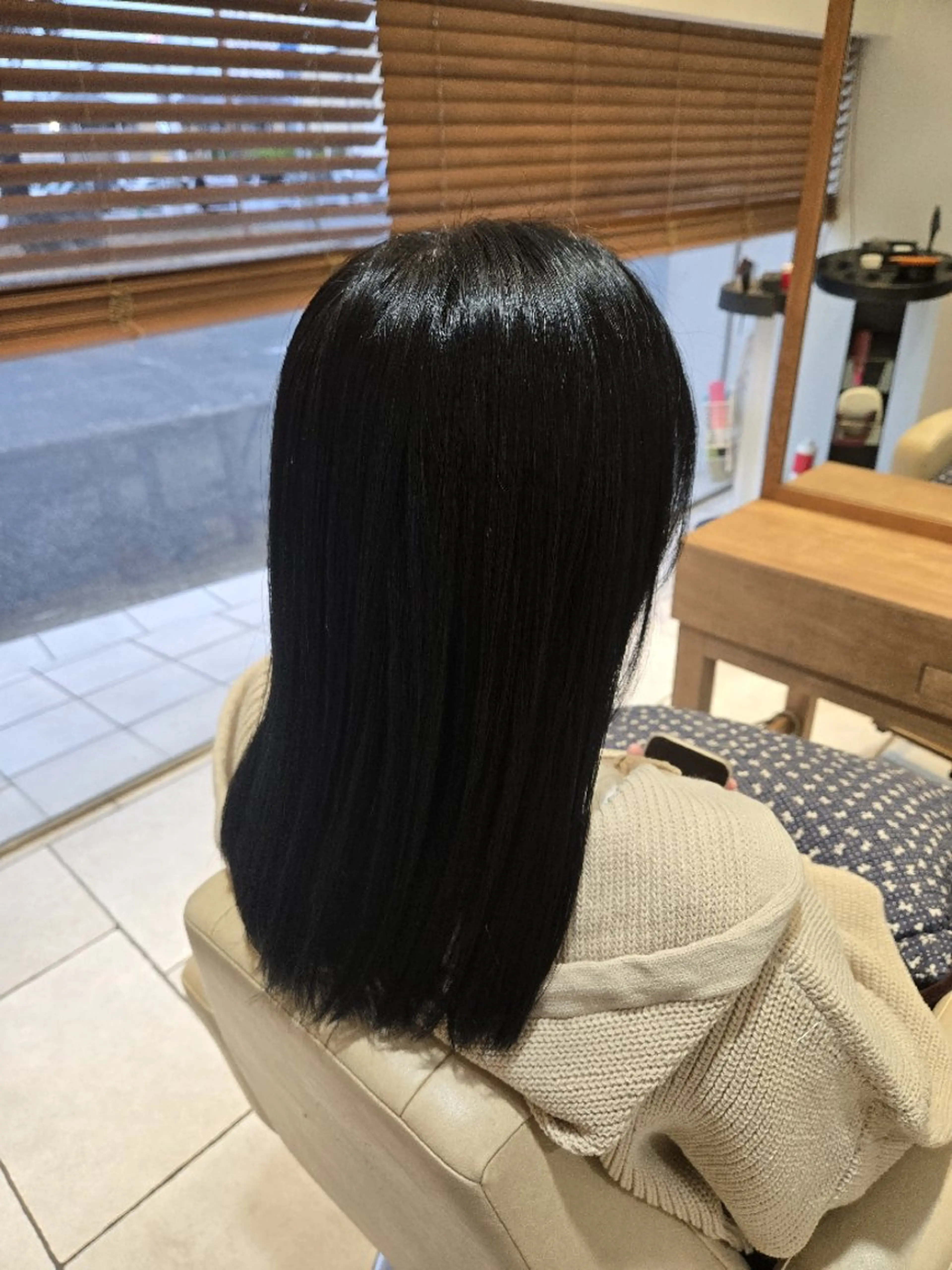 ロング カラー 黒髪 ブルーカラー ブルーブラック preak TOMOのヘアスタイル