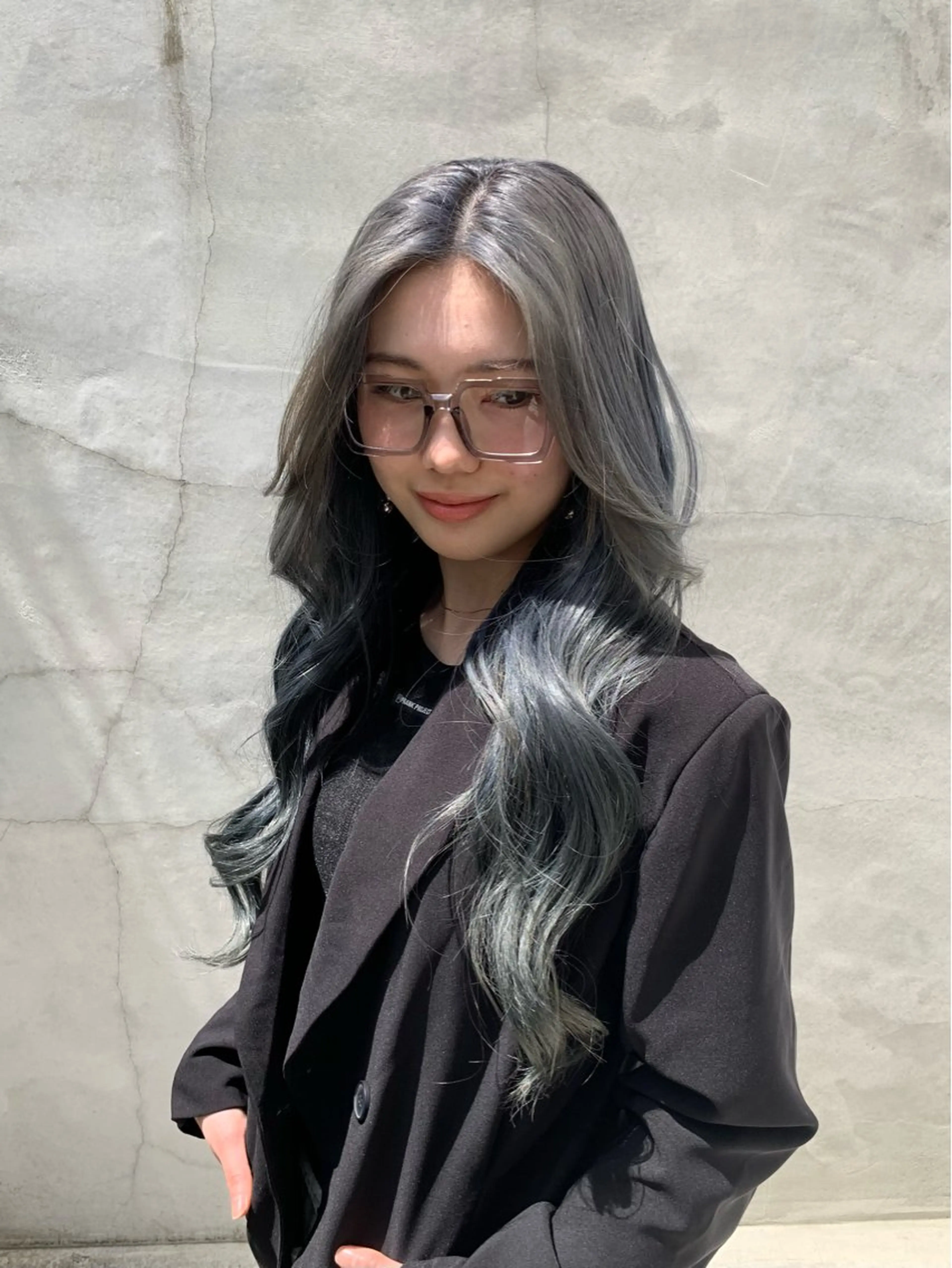 カラー hinata /ハイトーンのヘアスタイル