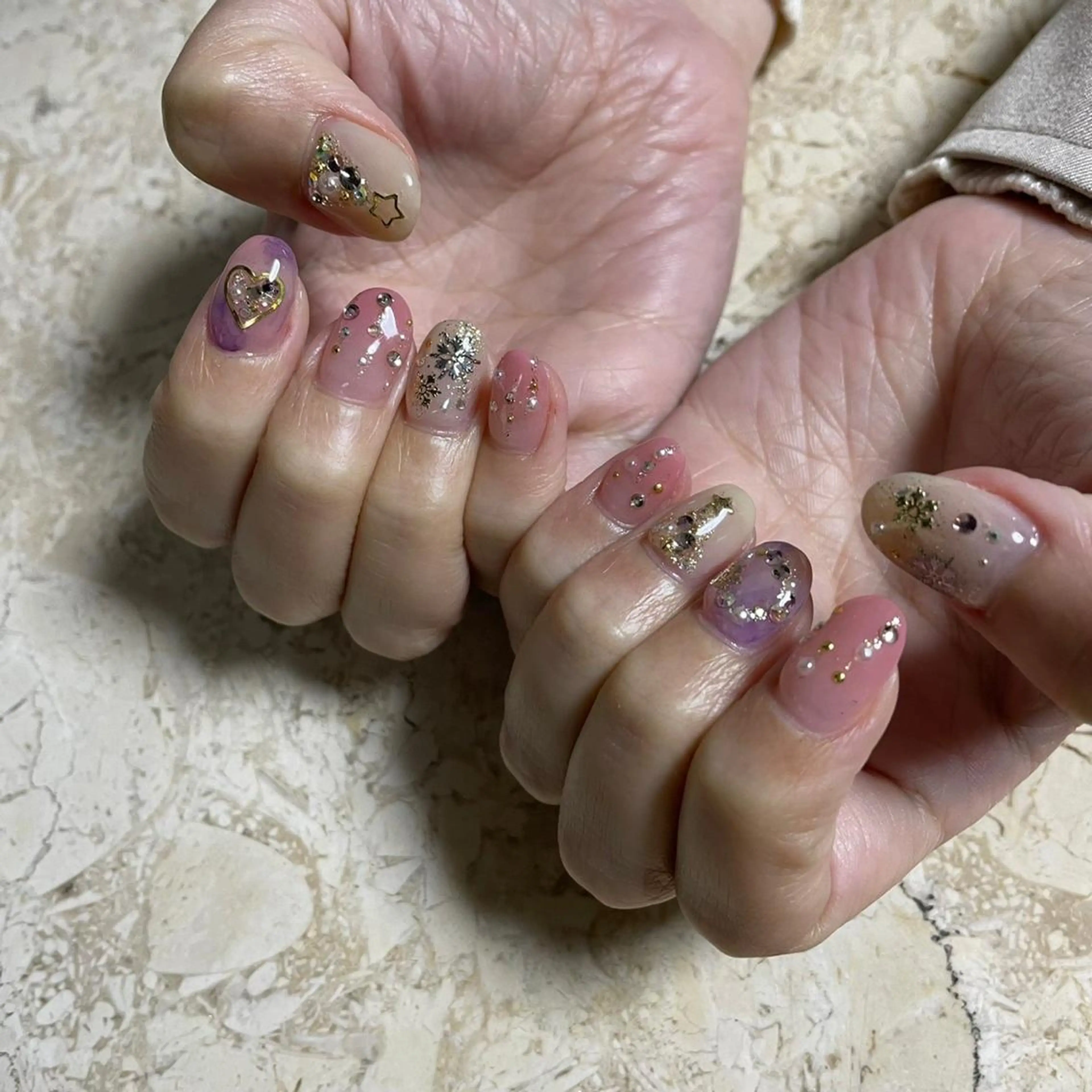 ネイル アニマル柄 アートネイル フレンチネイル ジェルネイル ガラスフレンチ ハンドネイル フットネイル nail salon mieux(ミュー)のマツエク・マツパデザイン