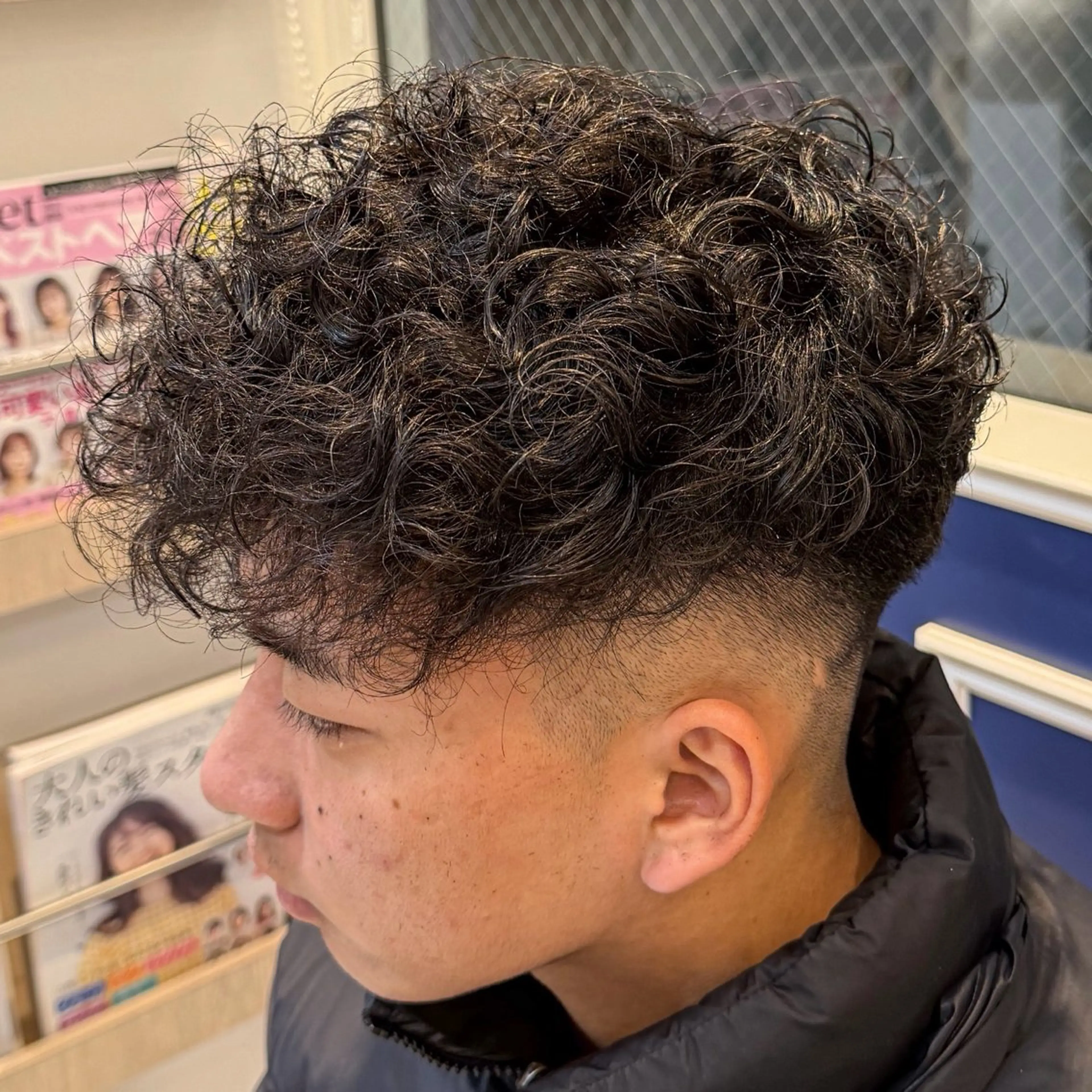 ショート パーマ メンズ スペインカール カット 吉田 新平のヘアスタイル