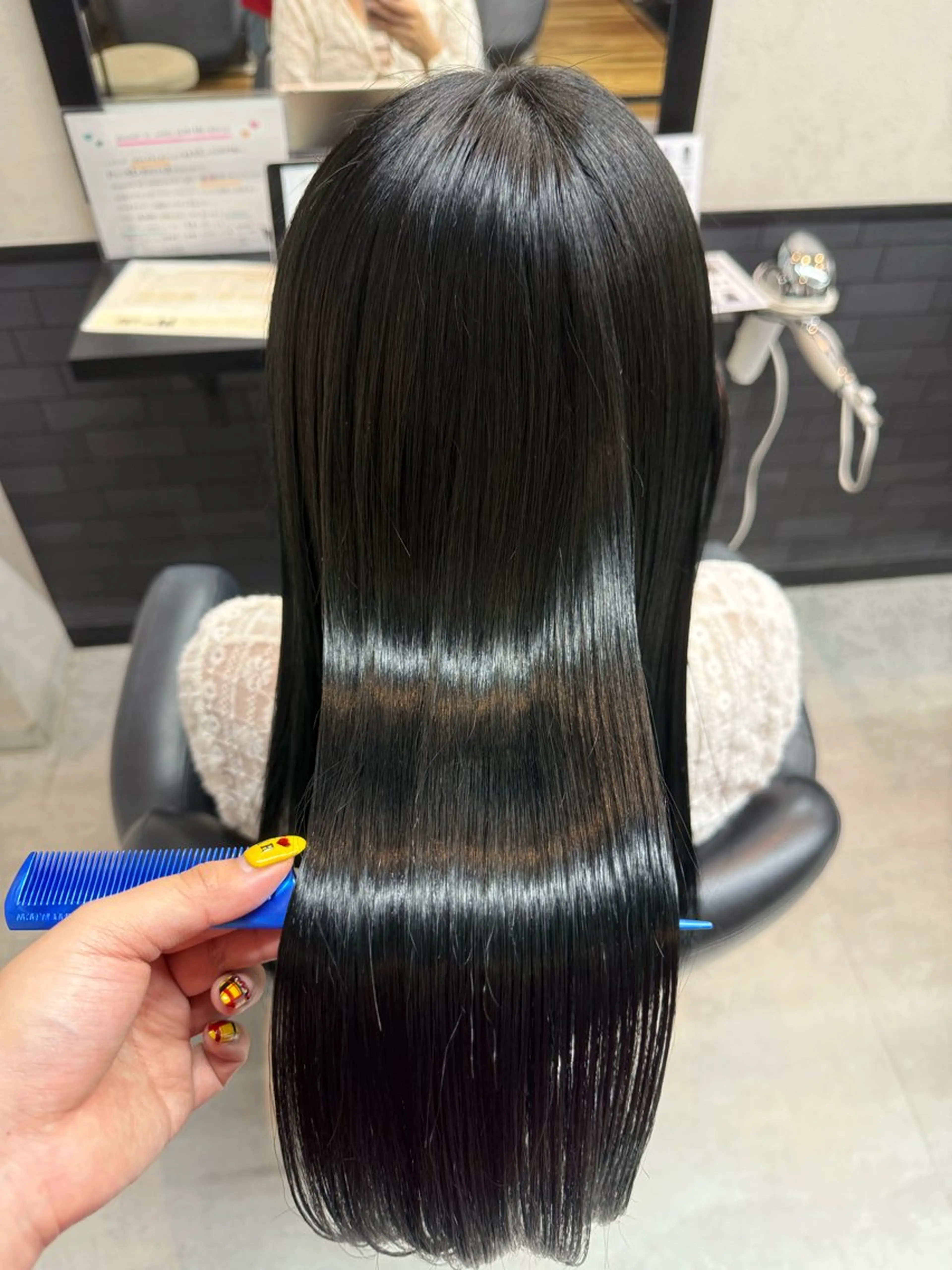 ロング カラー ヘアカラー トリートメント 加賀文乃/ハイトーン /艶カラー/派手髪のヘアスタイル