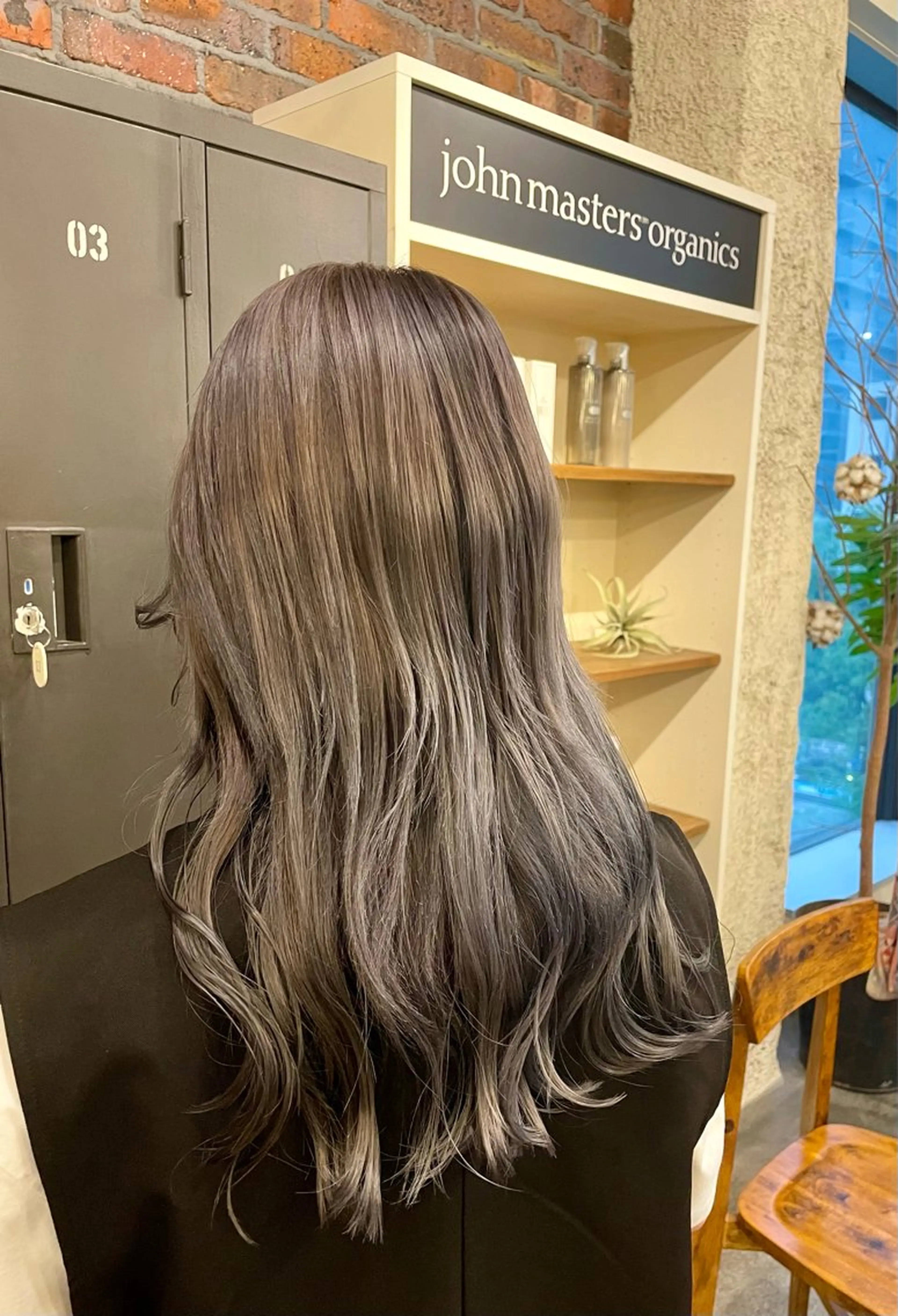 カラー ブリーチ ヘアカラー トリートメント the BRIDGE 大橋伊織のヘアスタイル