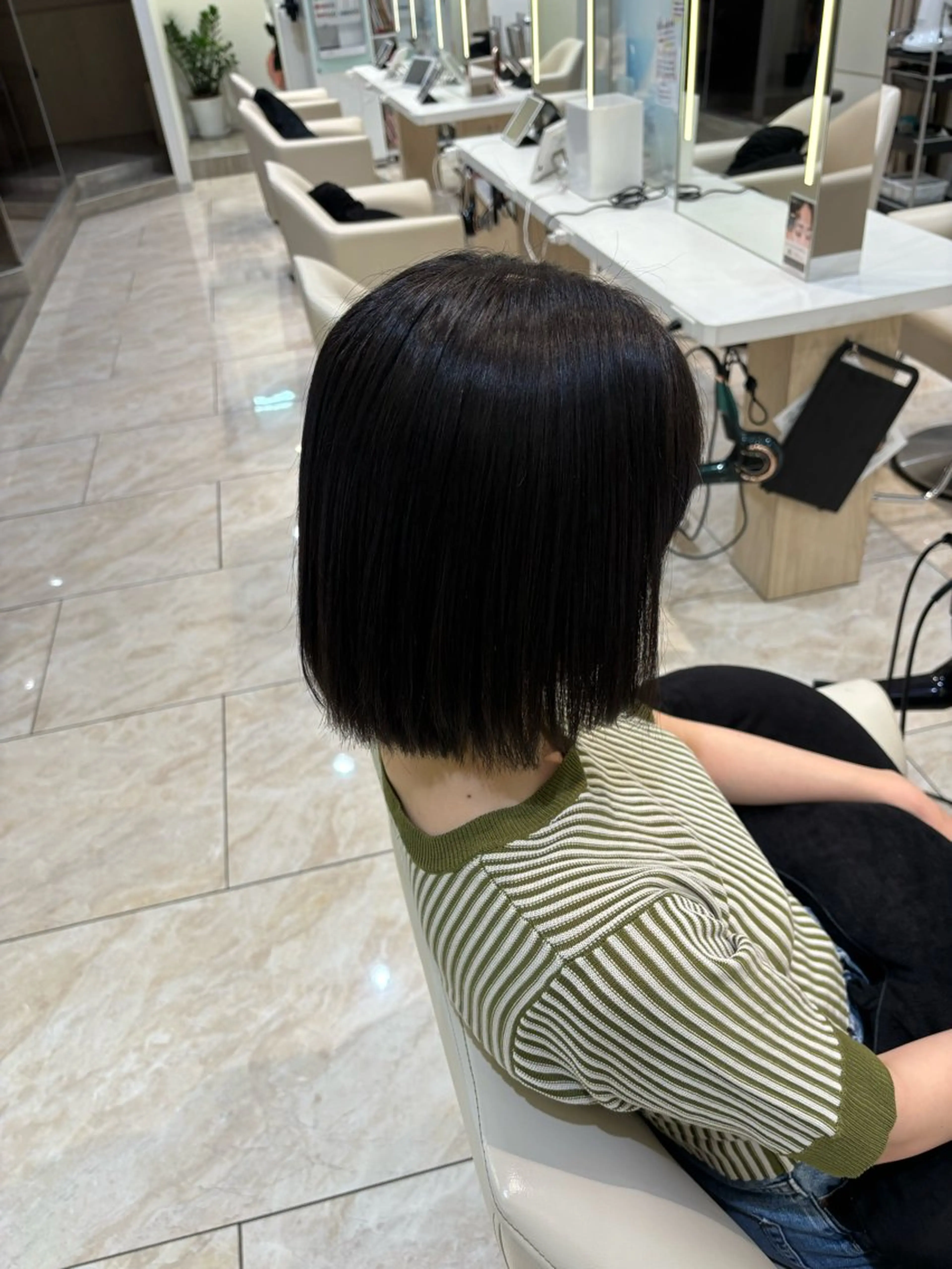 ミディアム カラー 黒髪 ブルーカラー ブルーブラック ヘアカラー miho‪𓂃 ANNETTAのヘアスタイル