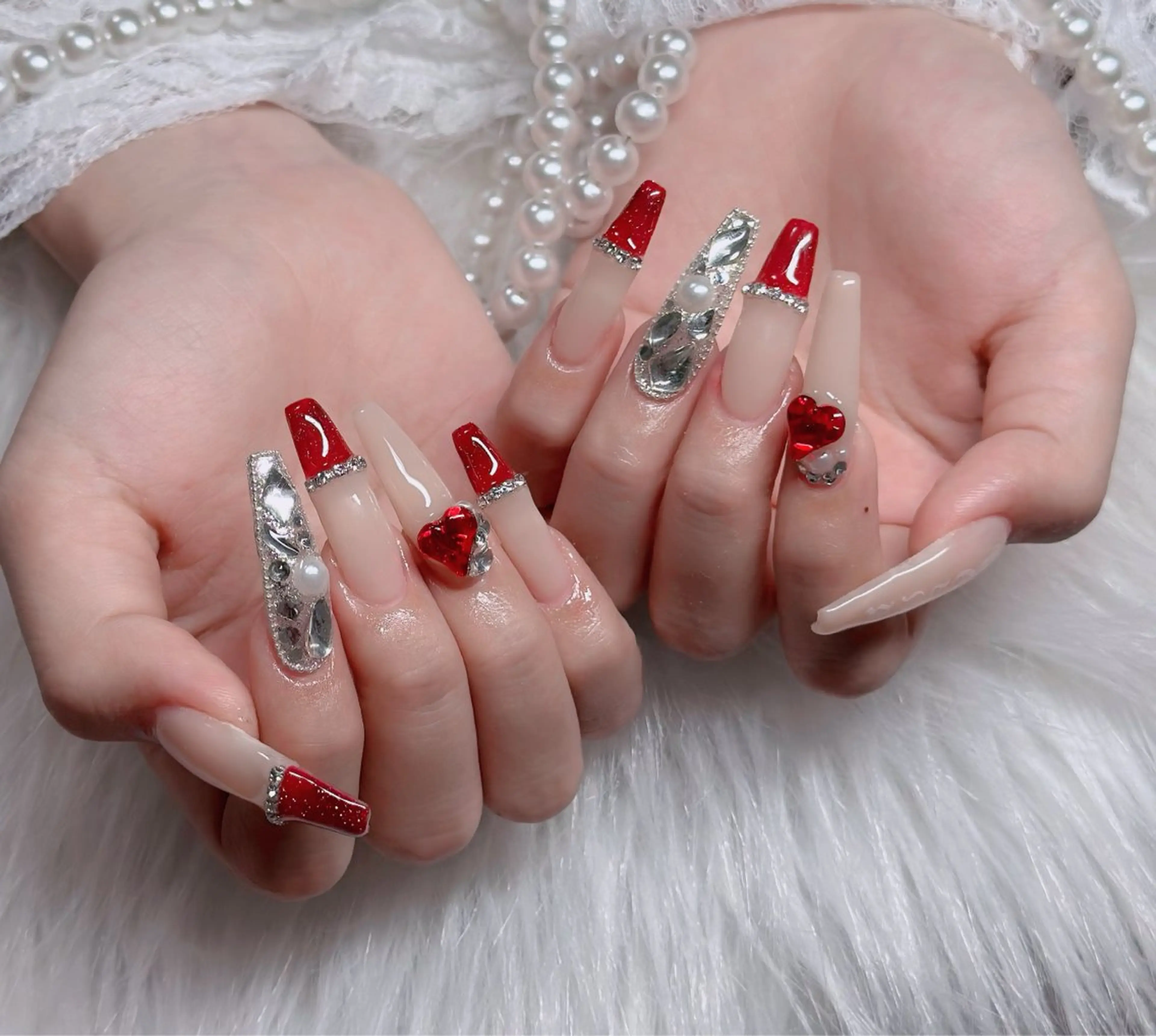 ネイル オーロラネイル フレンチネイル ジェルネイル ハロウィン キラキラネイル H.baby Nail Salonのネイルデザイン