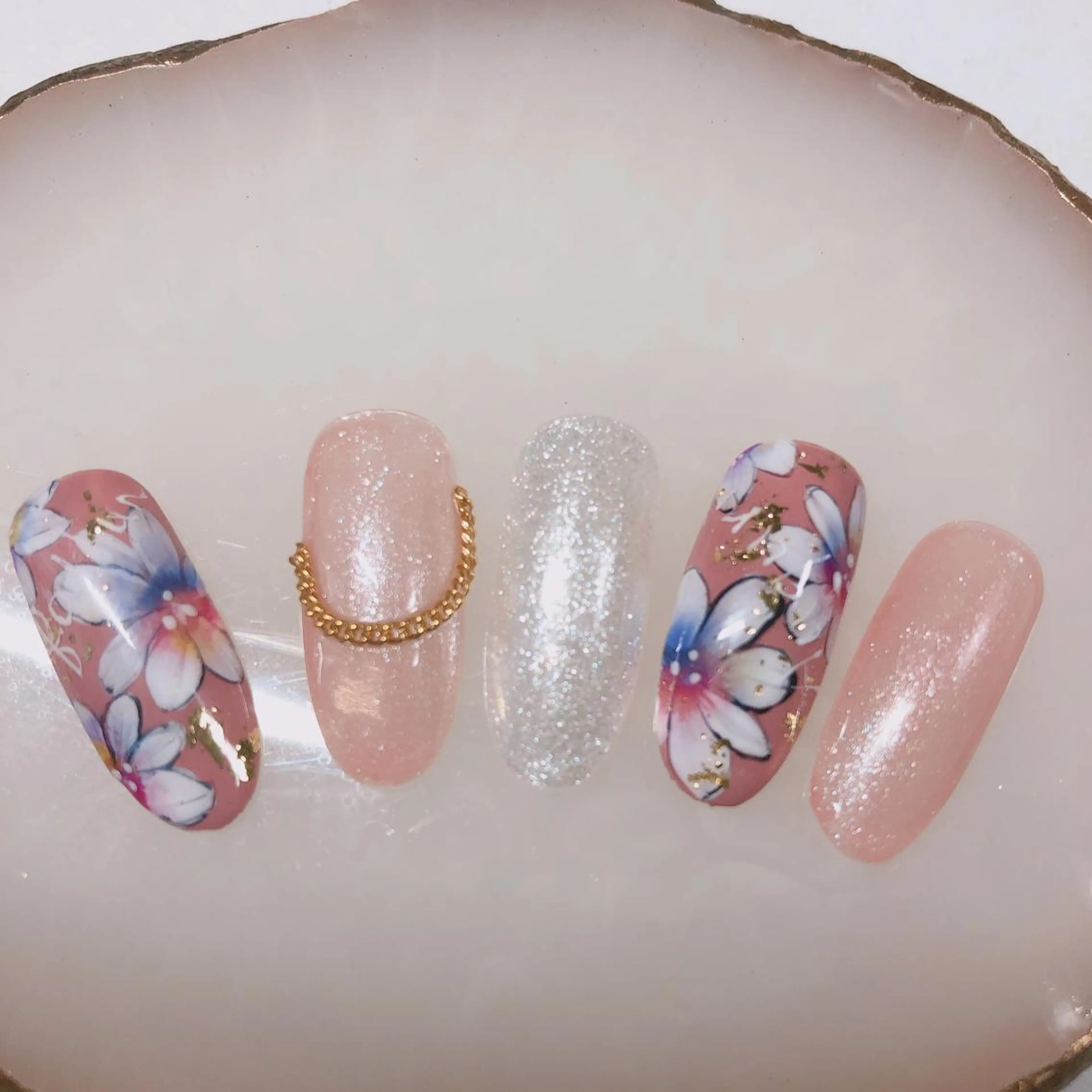 ネイル 奥園 良恵のネイルデザイン