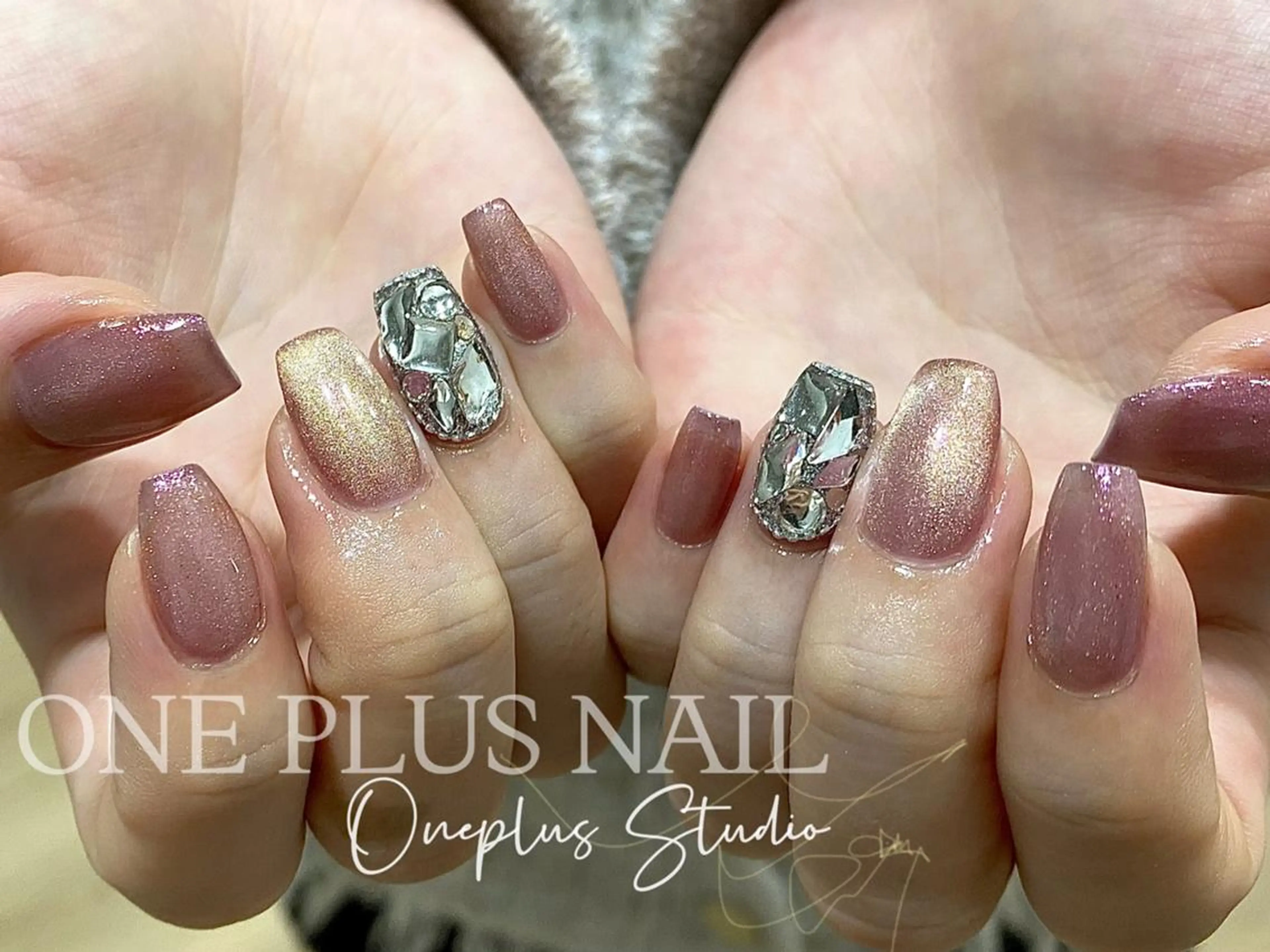 ネイル ジェルネイル キラキラネイル 韓国ネイル ラメ(グリッター) マグネットネイル One plus StudioNailのネイルデザイン