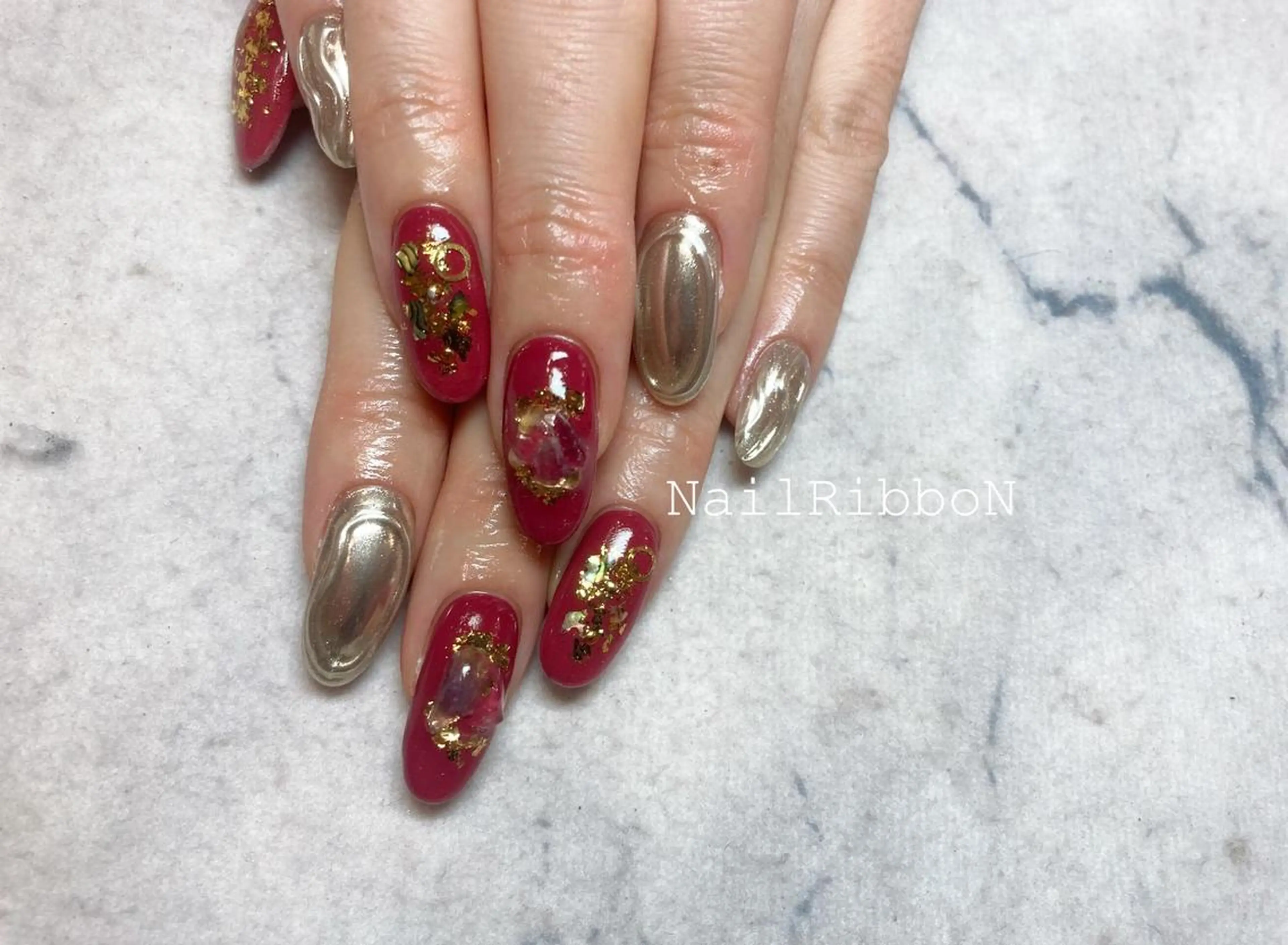 ネイル ネイルリボン 受付スタッフのネイルデザイン