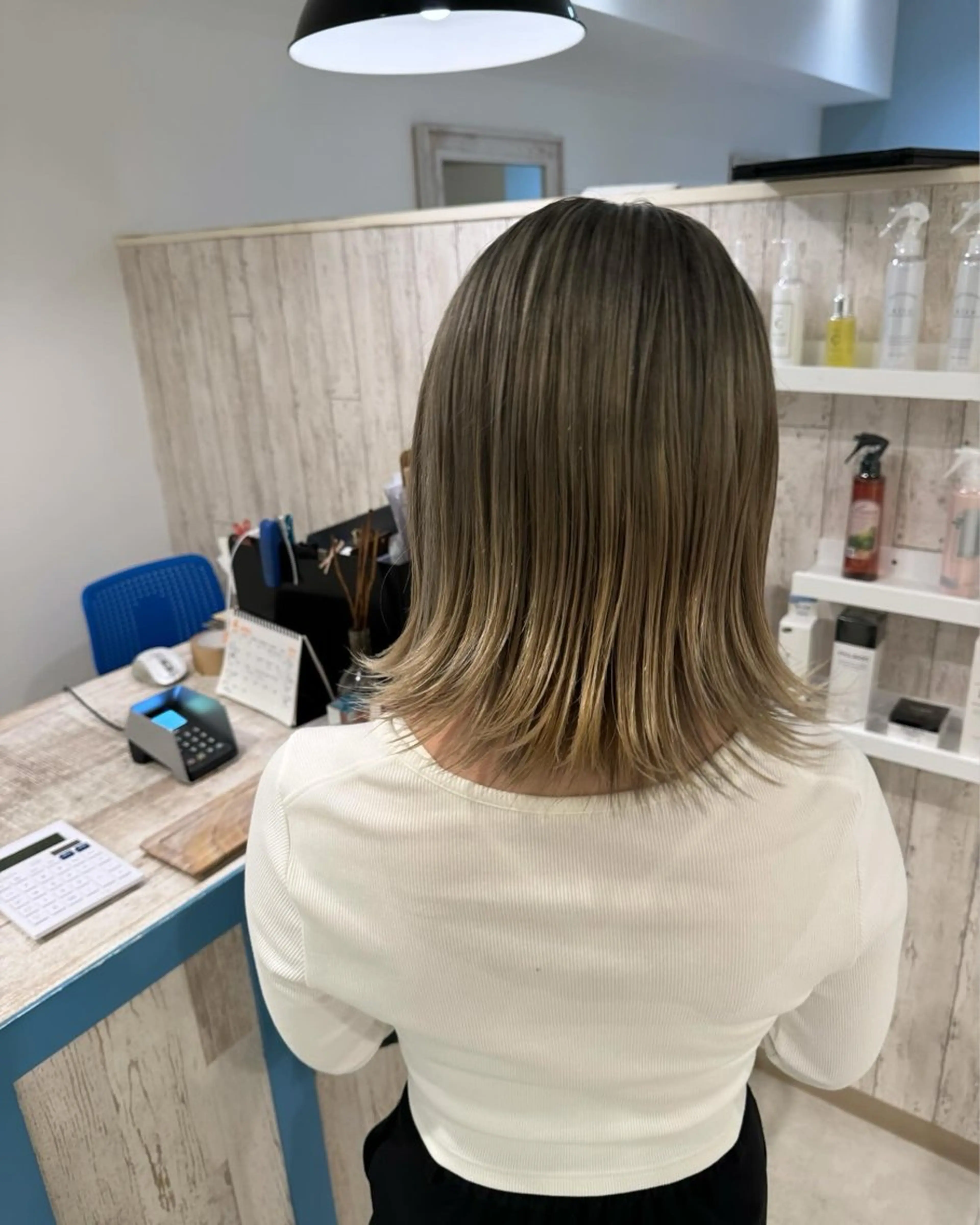 ミディアム 40代ママの 若見え専門美容師のヘアスタイル