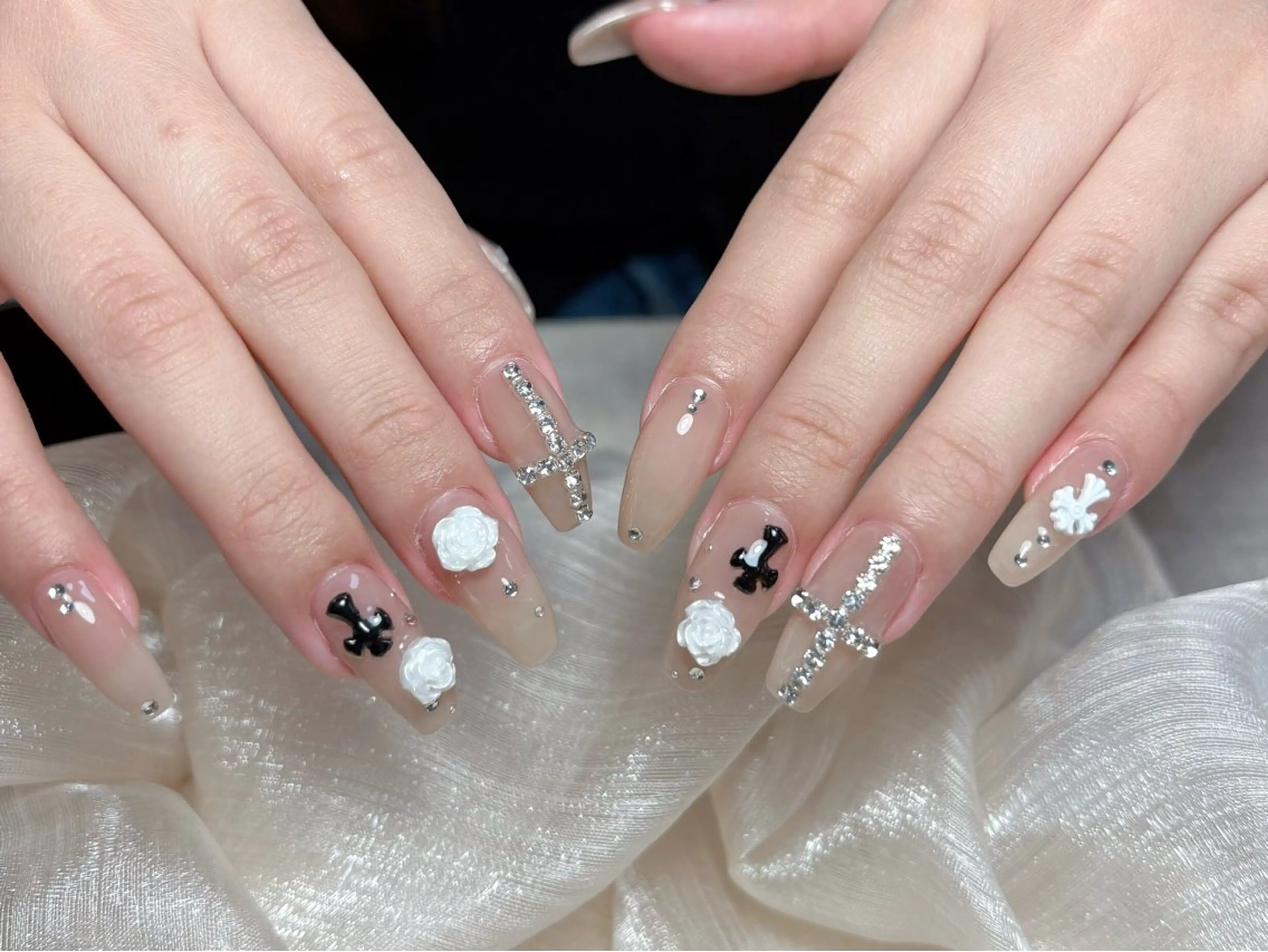 ネイル フレンチネイル ジェルネイル ガラスフレンチ 韓国ネイル マグネットネイル ハンドネイル Nail Jolie所属・Nail Jolieのネイルデザイン