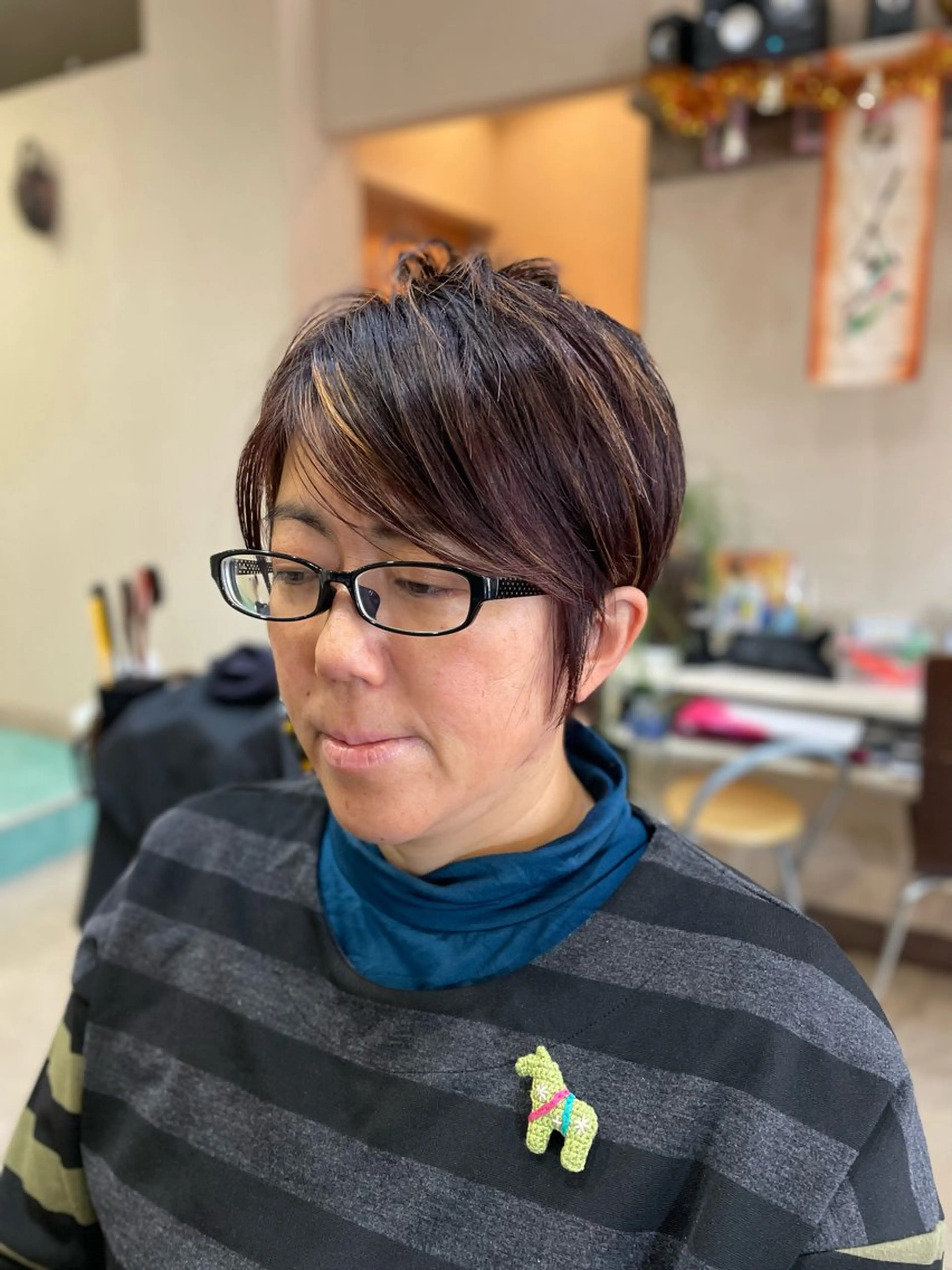 ショート カラー ショートレイヤー ハイライトカラー ハイライト レイヤーカット ショートヘア リヴァベイリア所属・カラー/フリーランス 鈴木 亜紀子のヘアスタイル