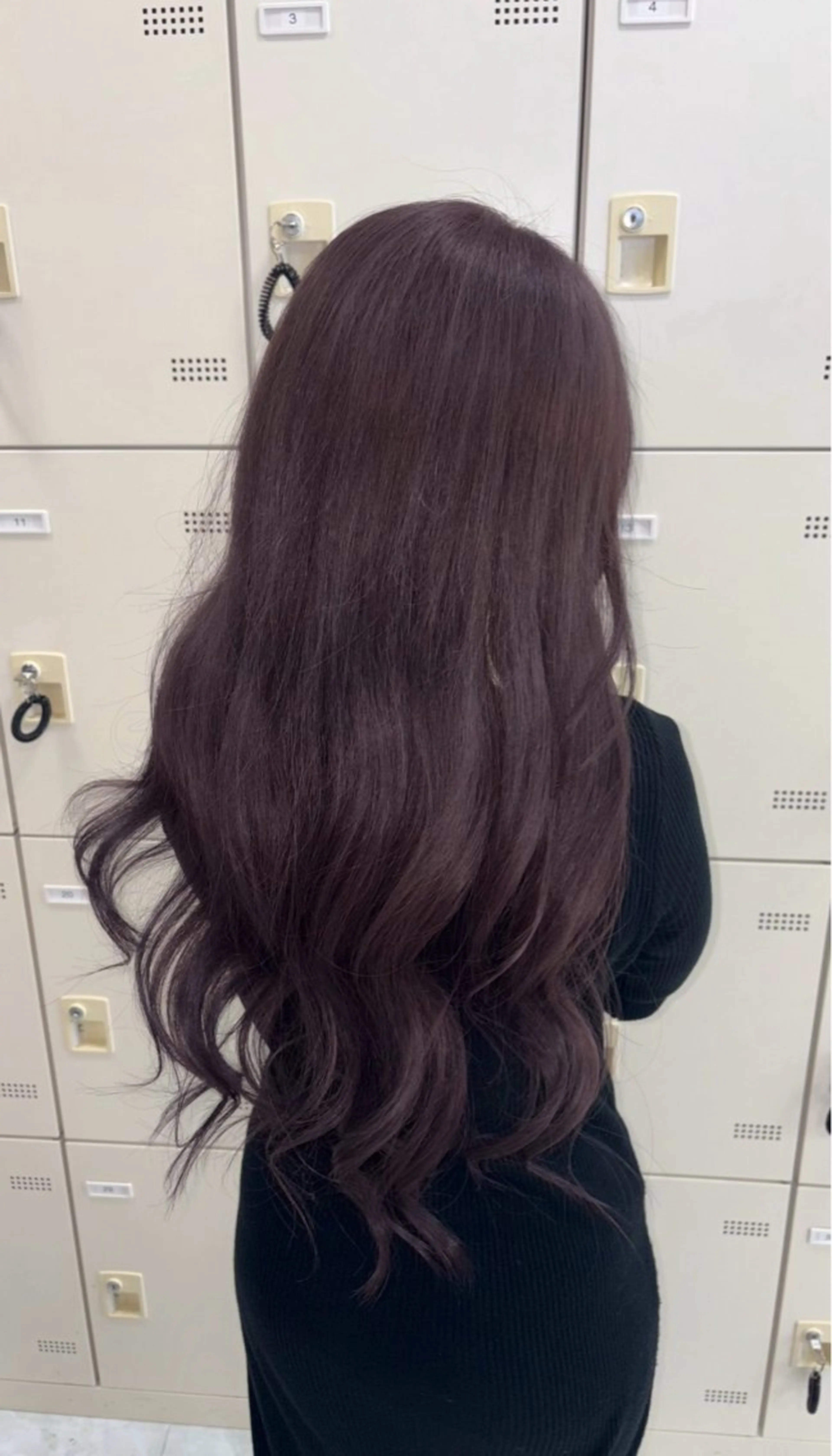 ロング カラー 🖤ハイトーン× レイヤー🖤SARAのヘアスタイル