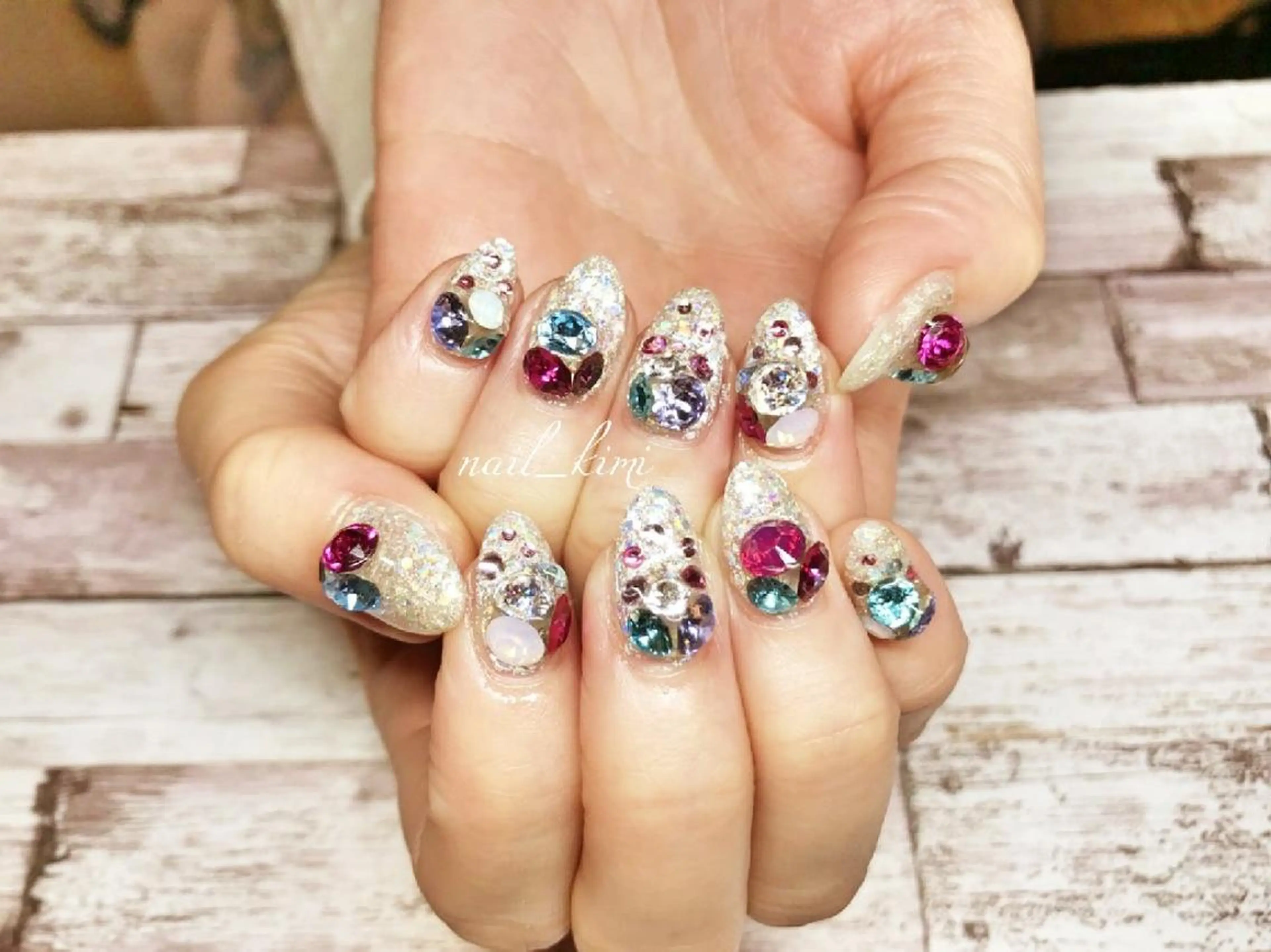 ネイル ワンカラーネイル ストーンネイル ConneQt所属・ETHOSENSE. kimikaのネイルデザイン