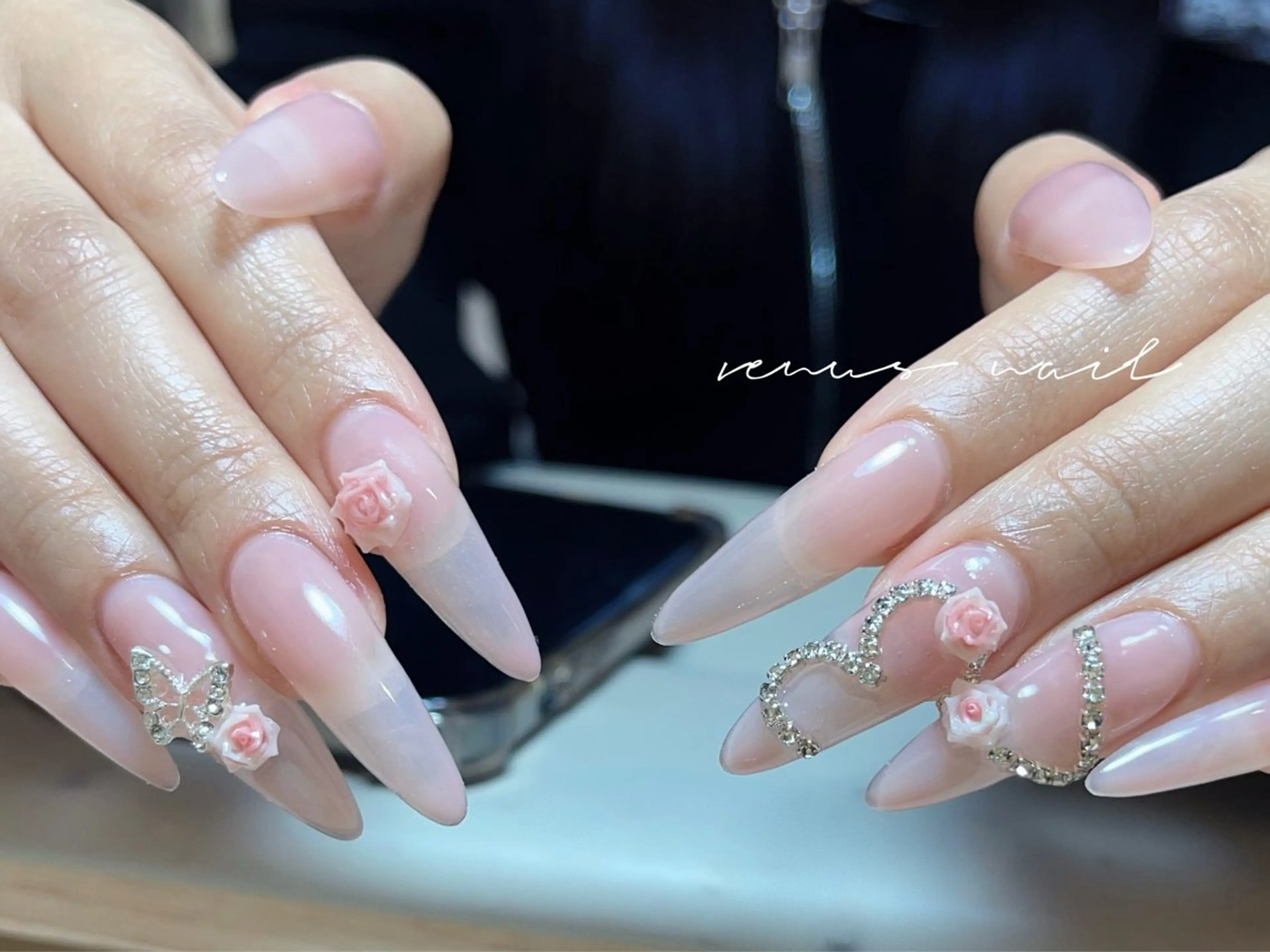 ネイル フレンチネイル ガーリー ガラスフレンチ グラデーション 韓国ネイル ハンドネイル Venus nail チップ長さだし専門店のネイルデザイン