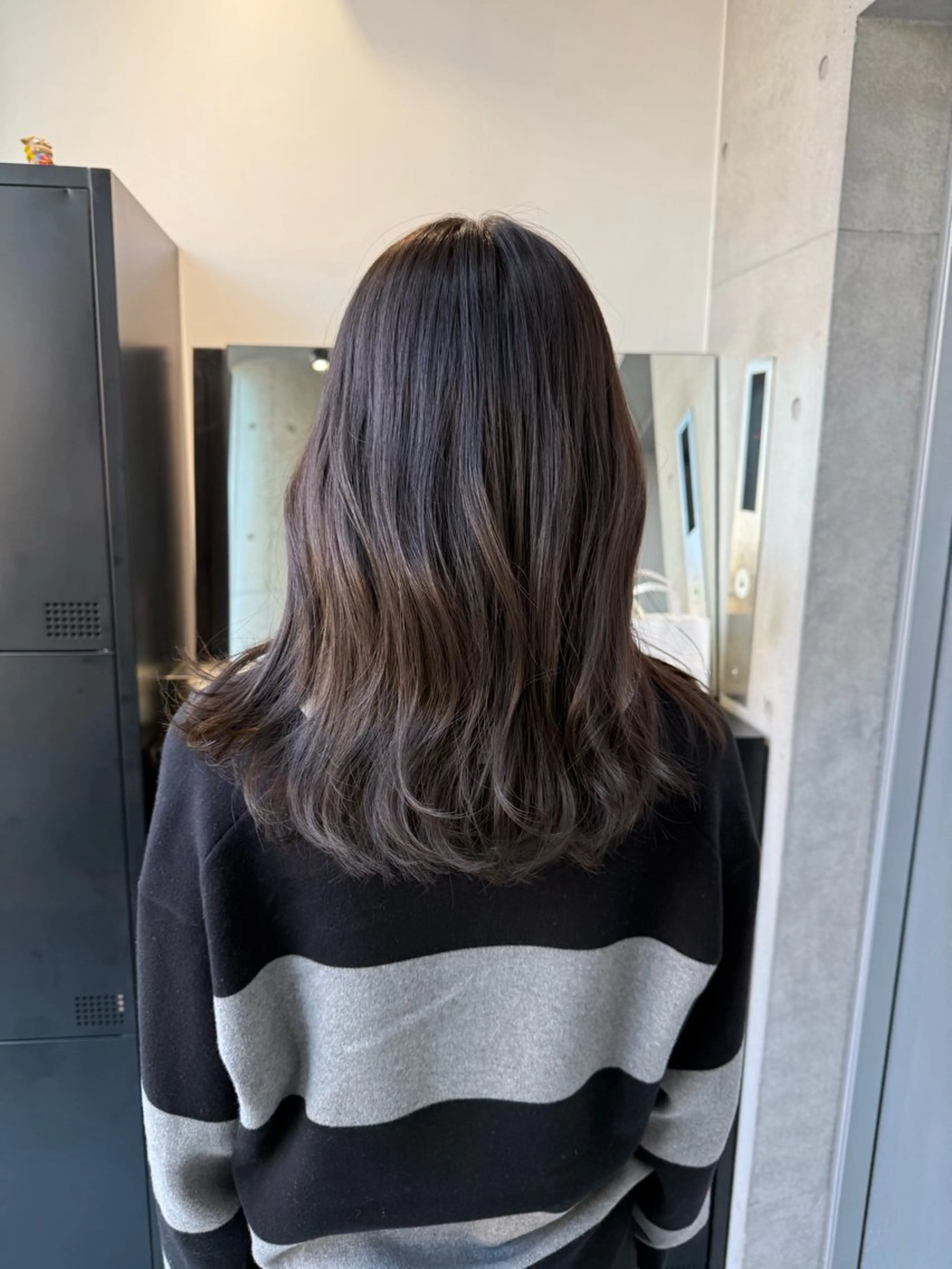 セミロング カラー カット ヘアカラー トリートメント 【銀座】艶髪/上品な カラー特化/涼/駅近のヘアスタイル