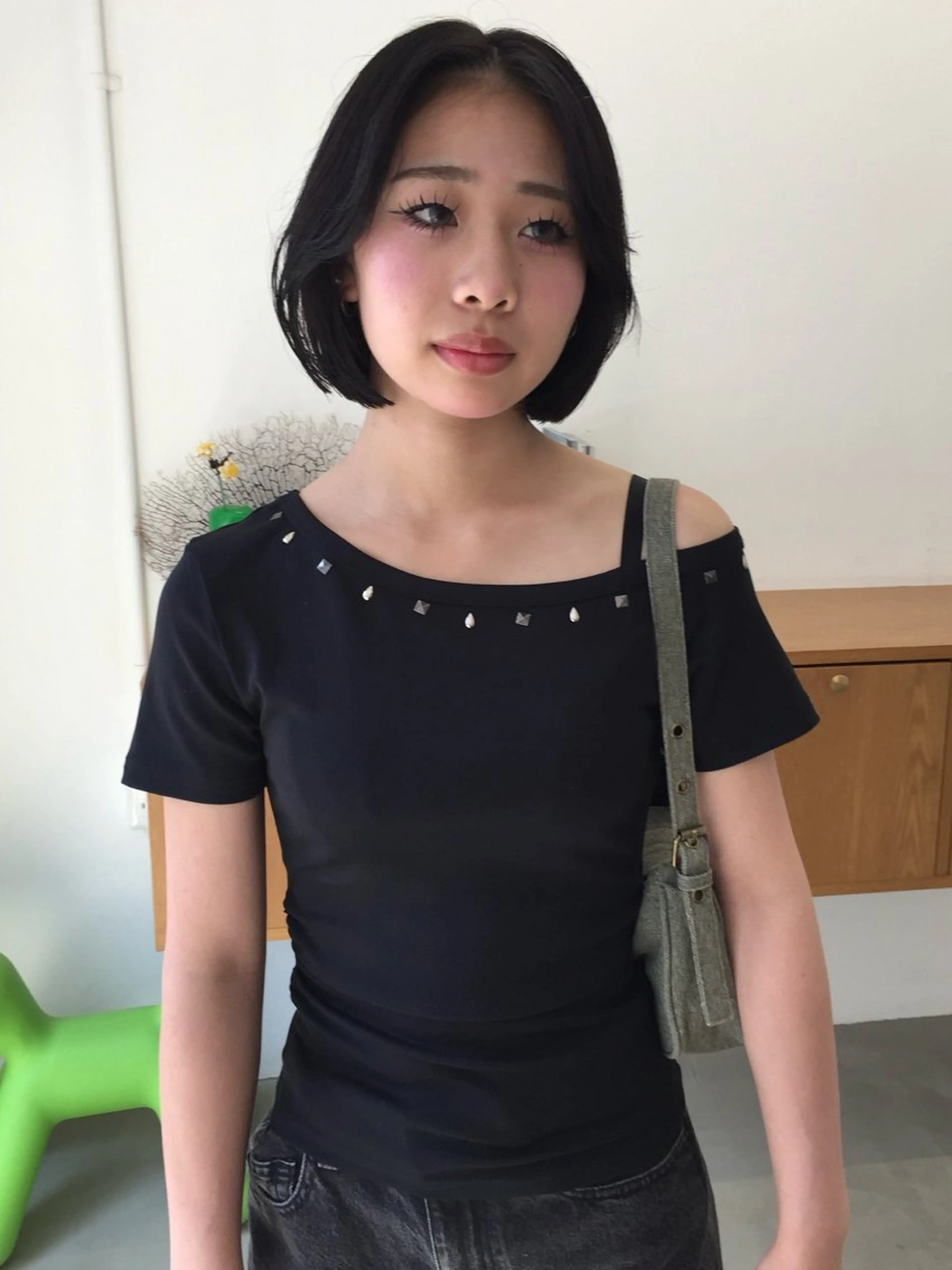 ミディアム カット 松林 芽依のヘアスタイル