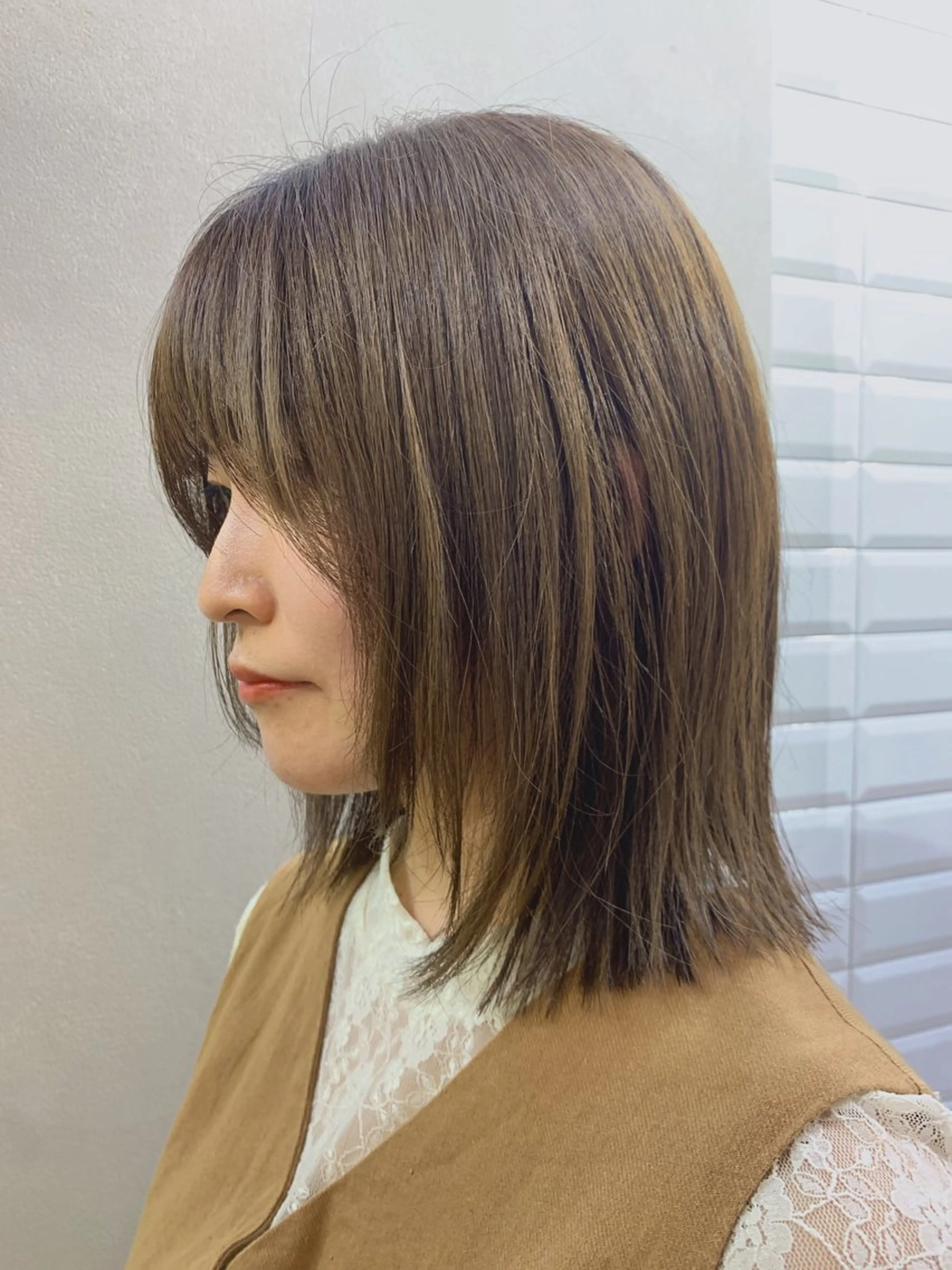 ミディアム 顔まわりレイヤー レイヤーカット カット トリートメント hub hair レイヤー/透明感のヘアスタイル