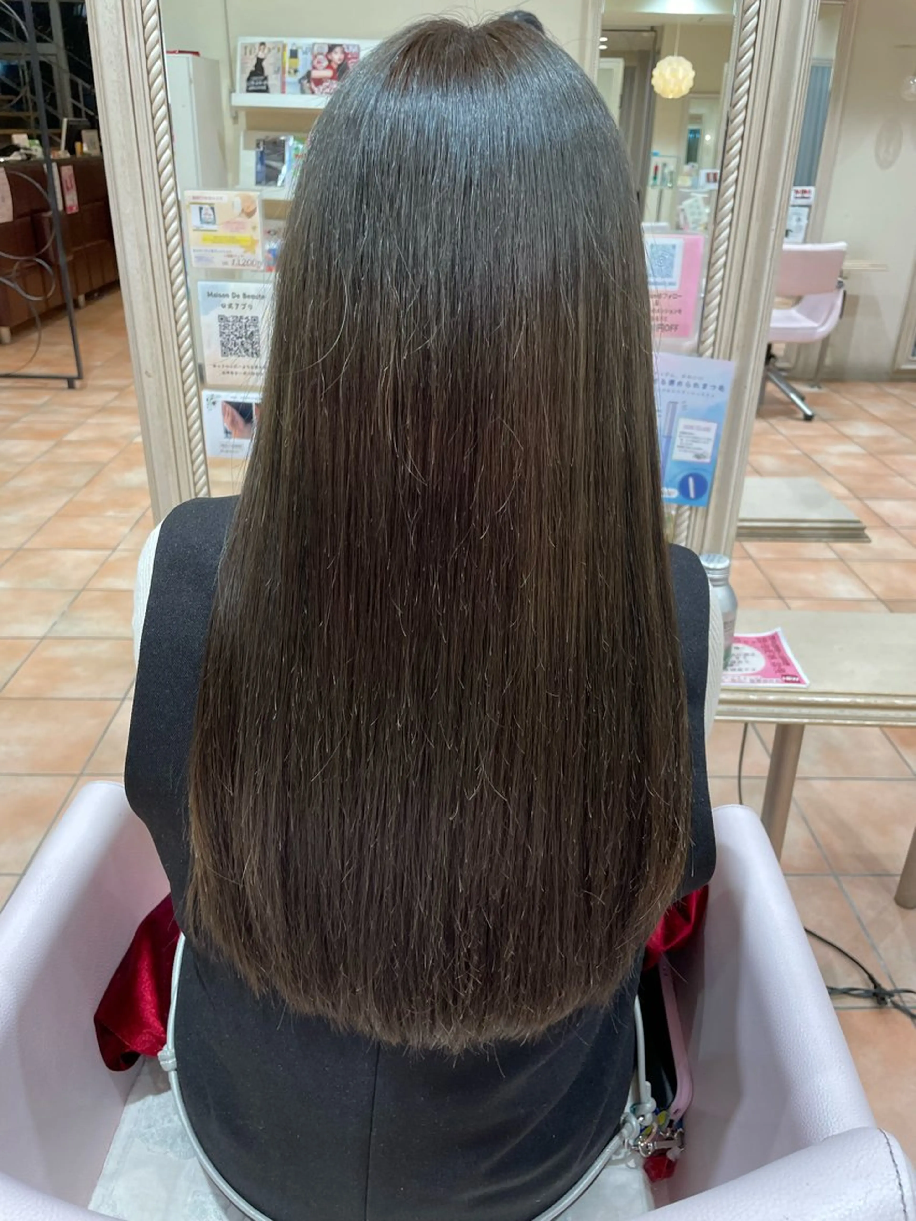 ロング カラー めぞんどぼーて少路所属・めぞんどぼーて REINAのヘアスタイル