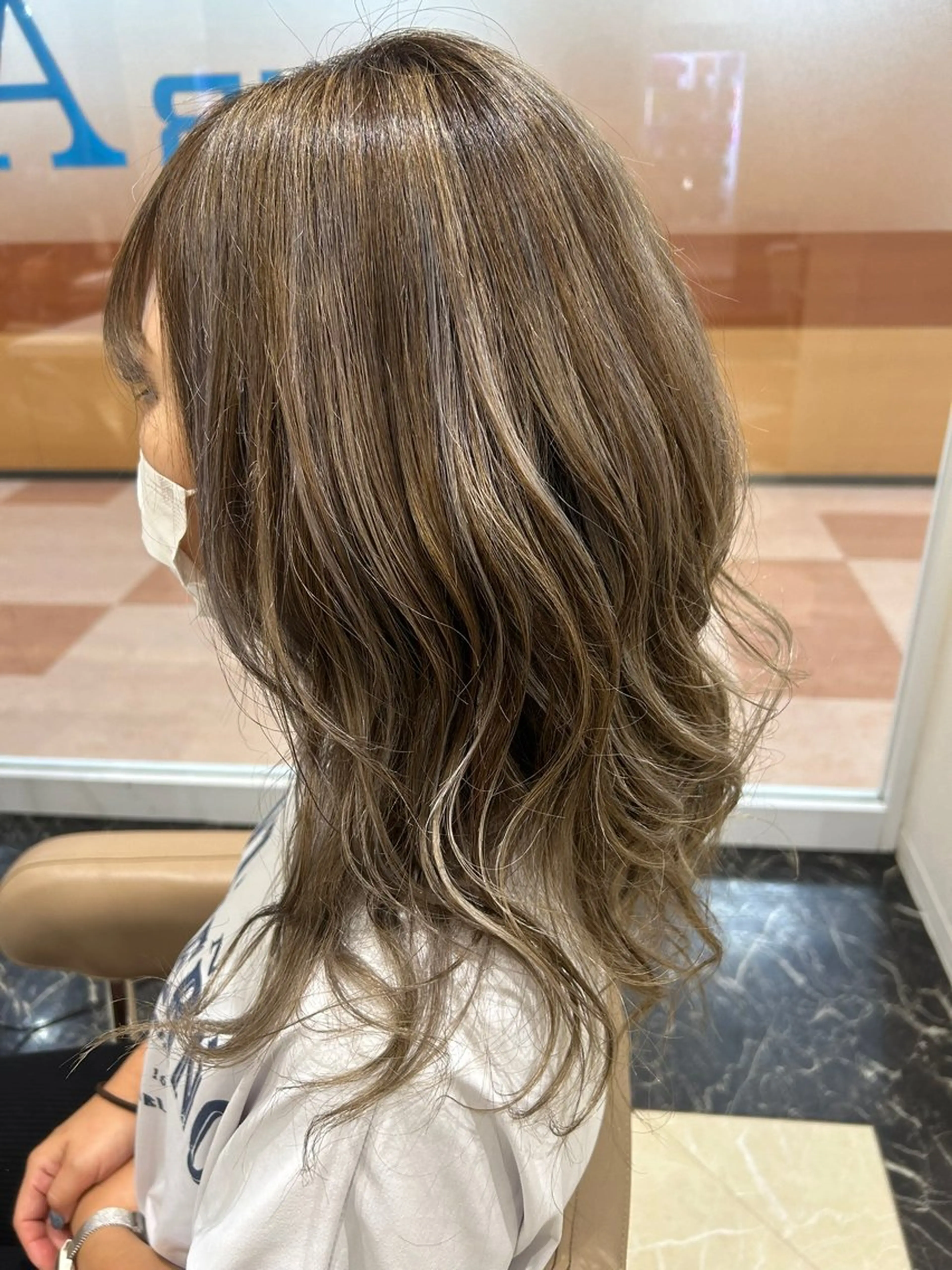 セミロング カラー カット ヘアカラー 髪質改善特化 赤塚雄輝のヘアスタイル