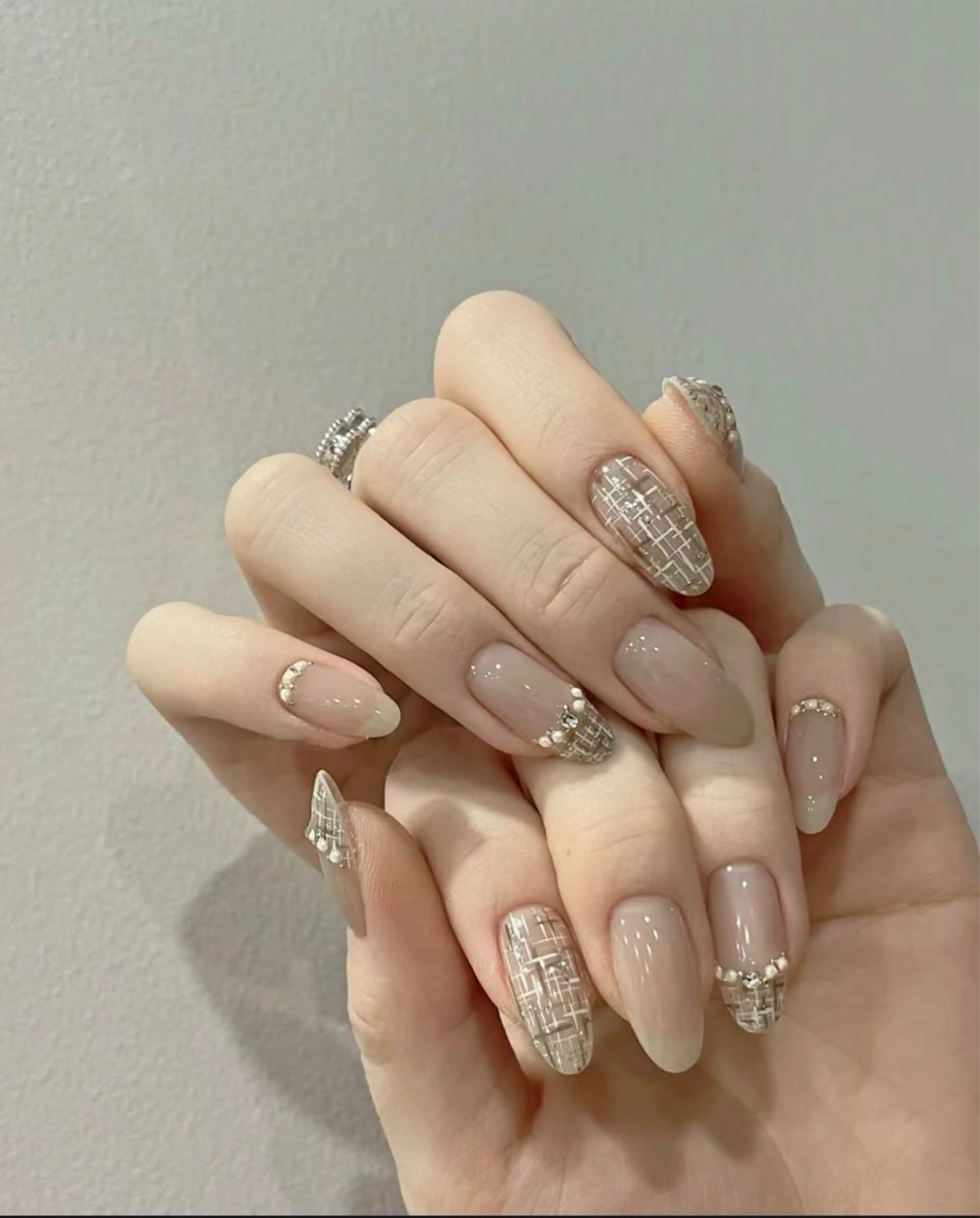 ネイル ホログラムネイル 持ち込み ストーンネイル ユミ nailのネイルデザイン