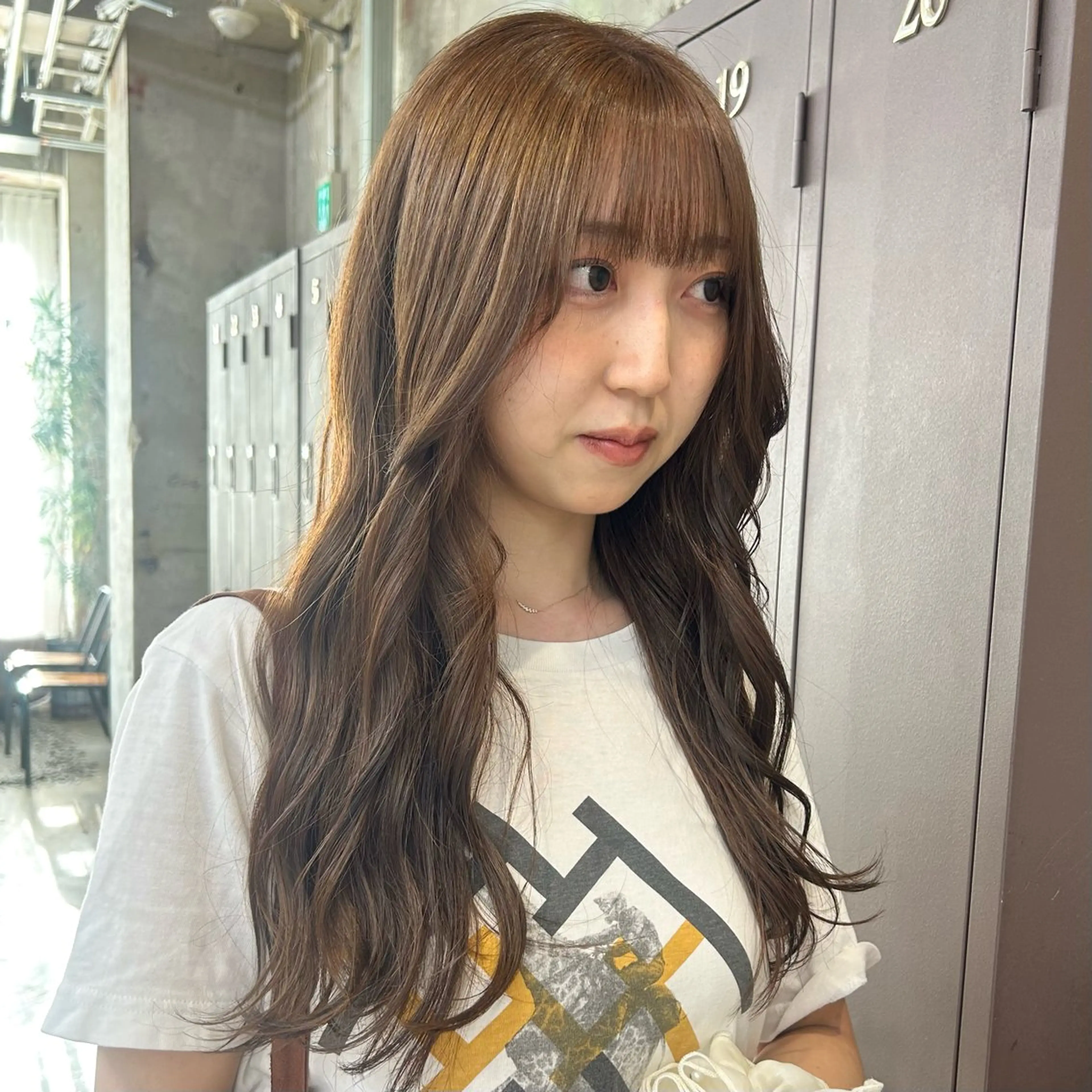 ロング カラー ブリーチ ブラウンカラー 透明感カラー マロンブラウン ブリーチなしカラー ヘアカラー 伊藤ほのか/パーマ /酸性ストレートのヘアスタイル