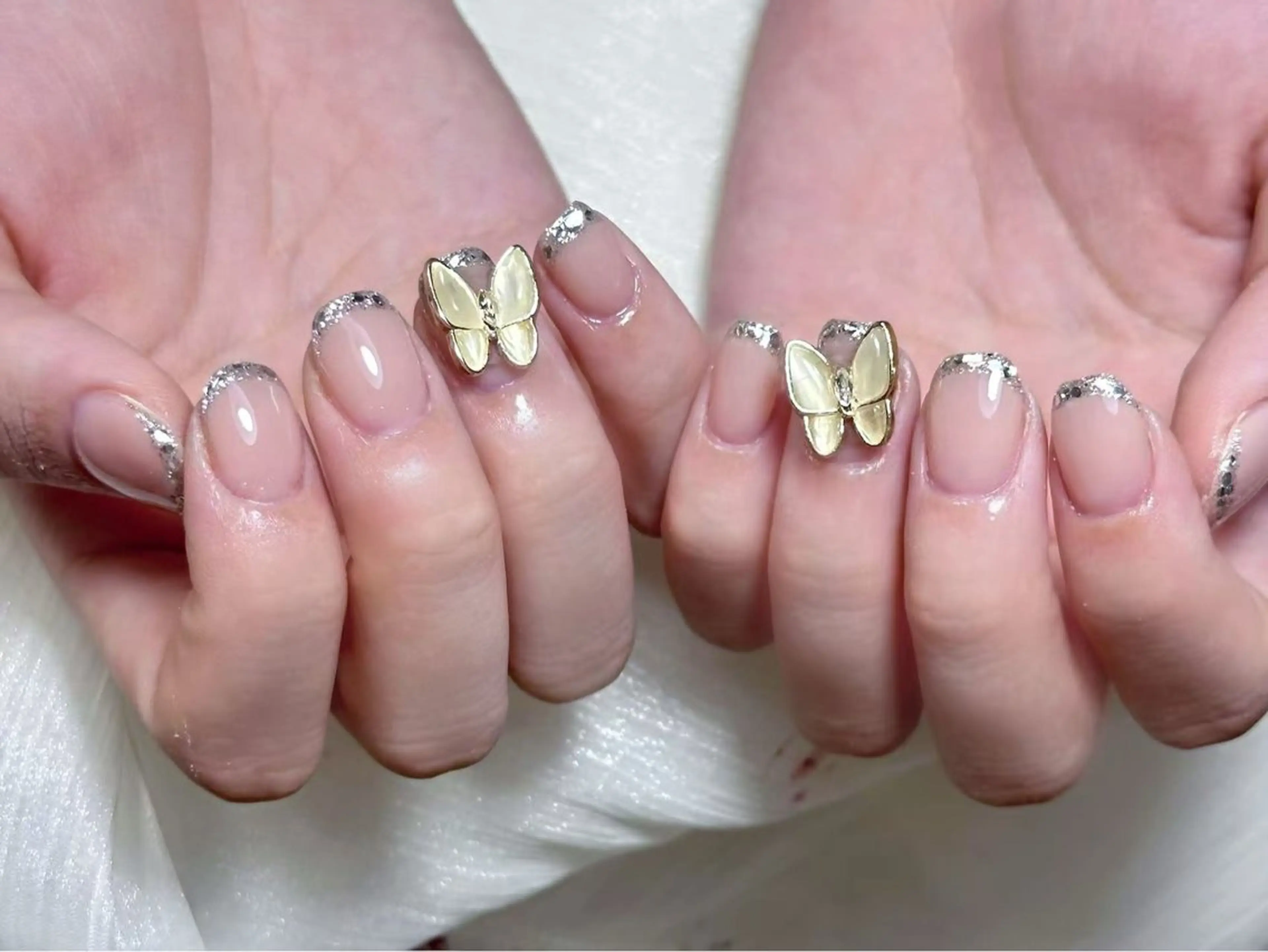 ネイル アートネイル オーロラネイル ガーリー キラキラネイル 韓国ネイル ハンドネイル 日向 あゆみのネイルデザイン